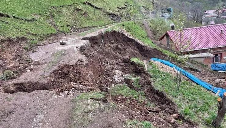 Trabzon da 8 ev heyelan tehlikesi ile boşaltıldı Gündem Haberleri