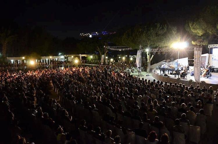 Kuşadasında İdil Biret konseri Son Dakika Magazin Haberleri