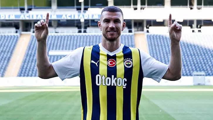 Edin Dzeko transferinin tüm detayları İşte forma numarası maaşı ve