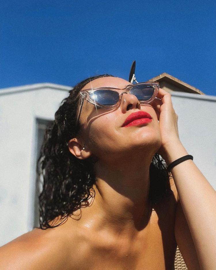 Hande Doğandemir den bikinili pozlar Son Dakika Magazin Haberleri