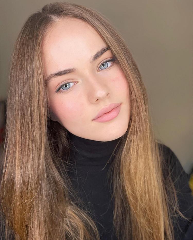 Dünyanın en güzel kızı seçilen Kristina Pimenova son haliyle şaşırttı