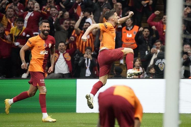 Süper Lig de Galatasaray zirve için Başakşehir karşısında Güncel Spor