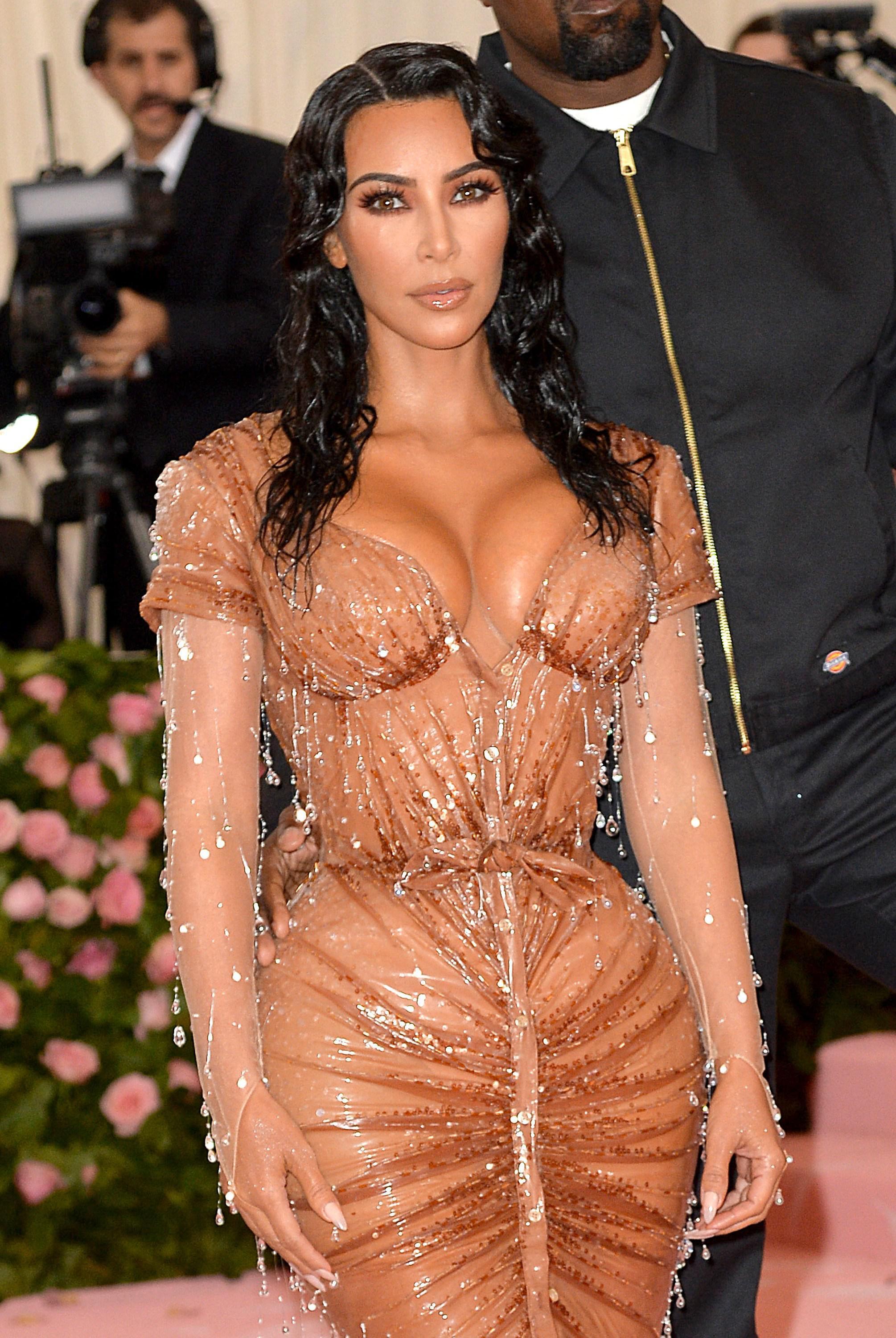 Kim Kardashian’ın hiç bitmeyen kum saati