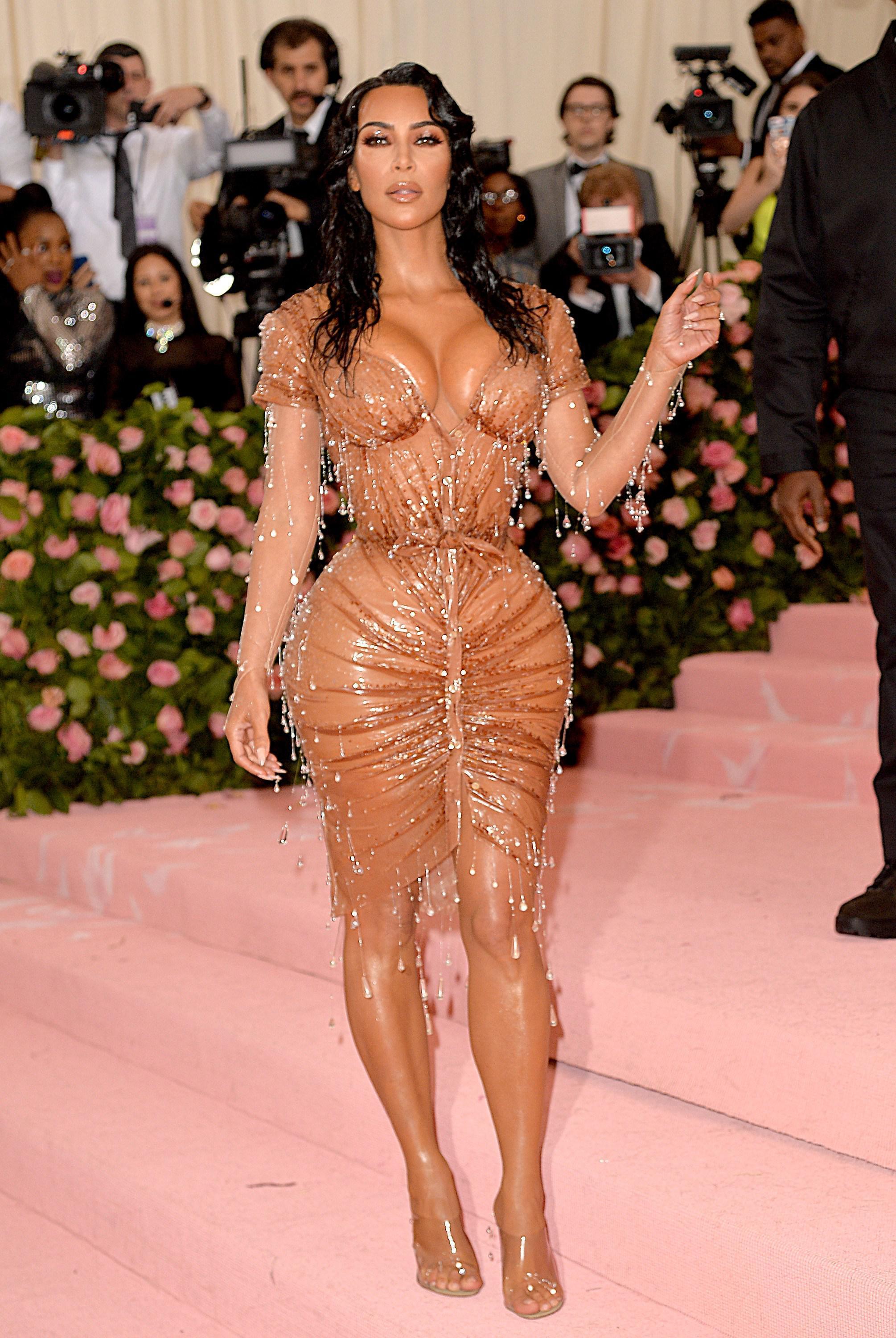 Kim Kardashian’ın hiç bitmeyen kum saati