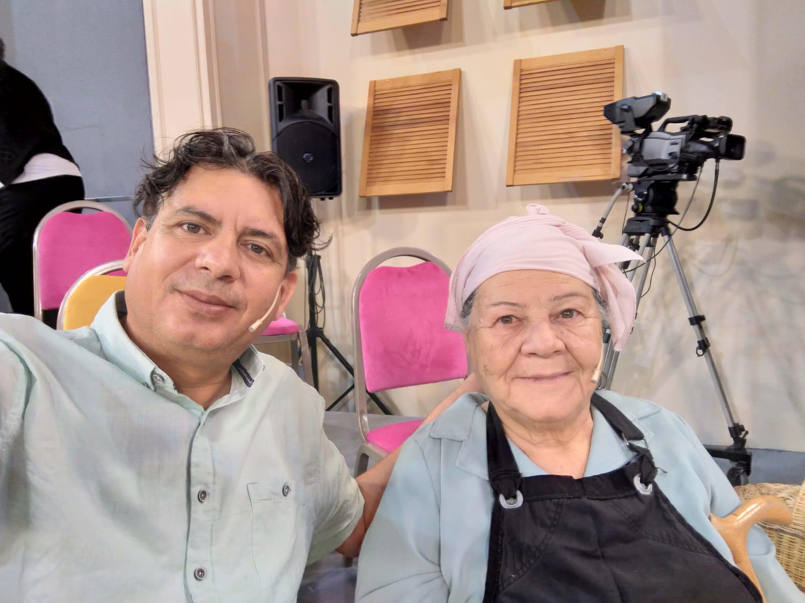 77 yaşındaki YouTuber, Saniye Anne ile tanışın