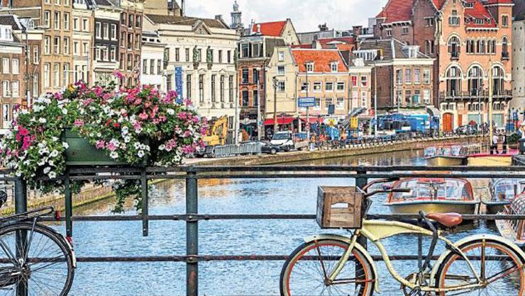 Kanallar, bisikletler, peynirler ve laleler: Amsterdam
