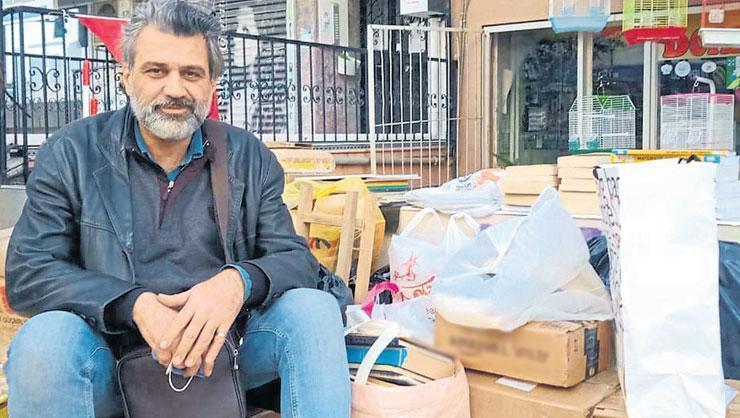 Sel felaketinde dükkanı harap olan sahaf Nazım Emre Koca: Bana uzatılan yardım eli insanlığa olan inancımı geri getirdi