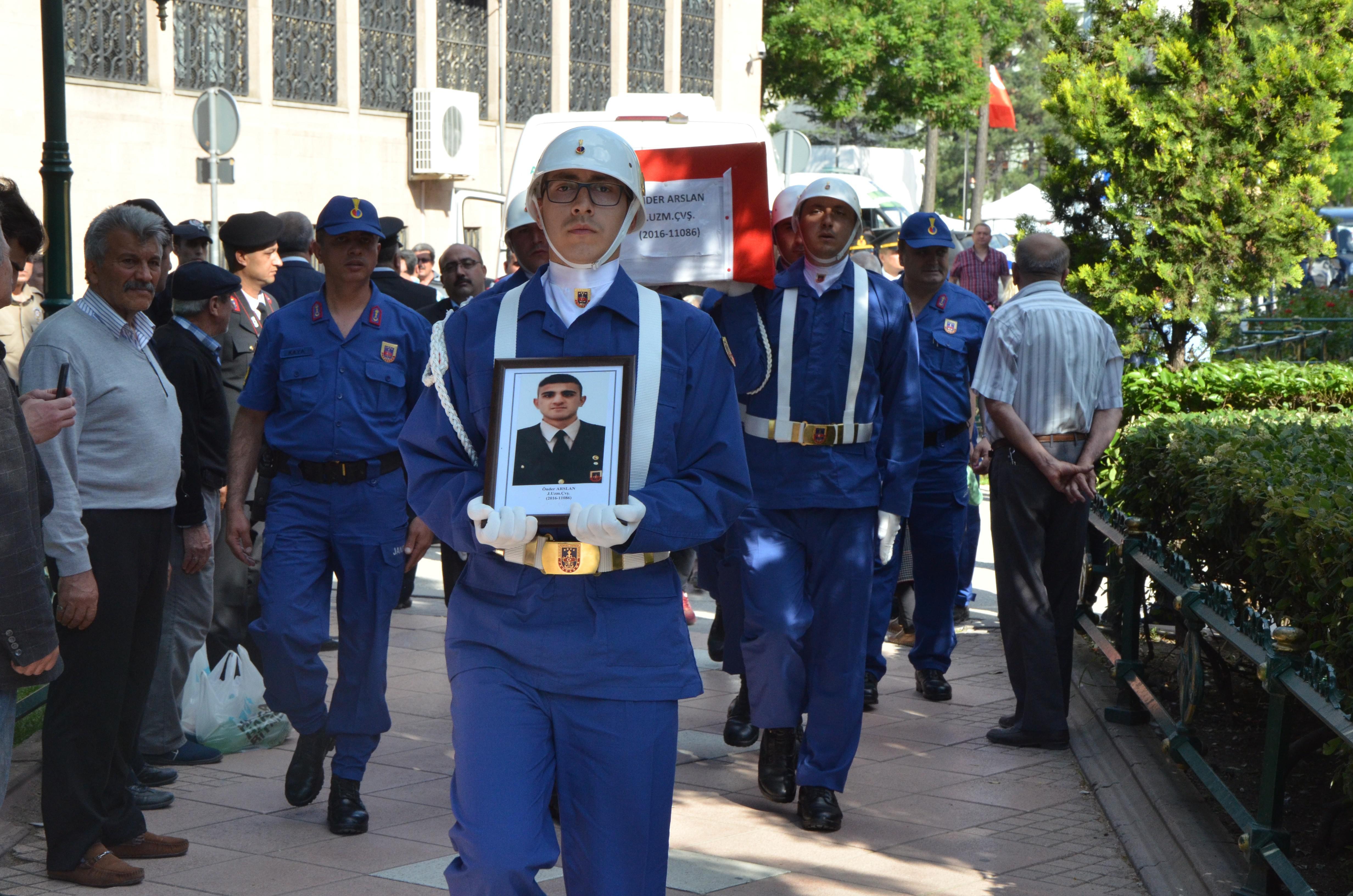 Jandarma Uzman Çavuş Önder Arslan son yolculuğuna uğurlandı