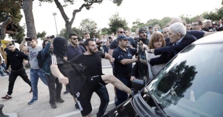 Türk düşmanları Selanik Belediye Başkanını dövdü