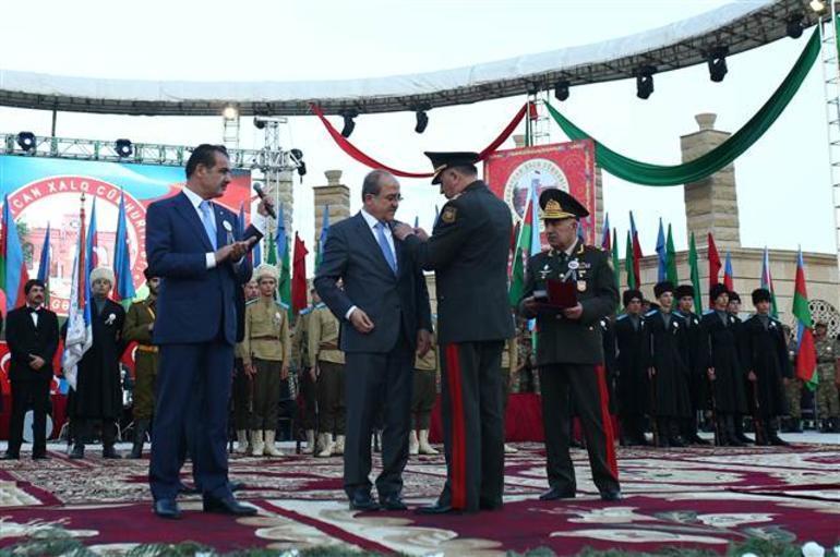 Bakan Yardımcısı Alpaya Azerbaycanda gururlandıran madalya