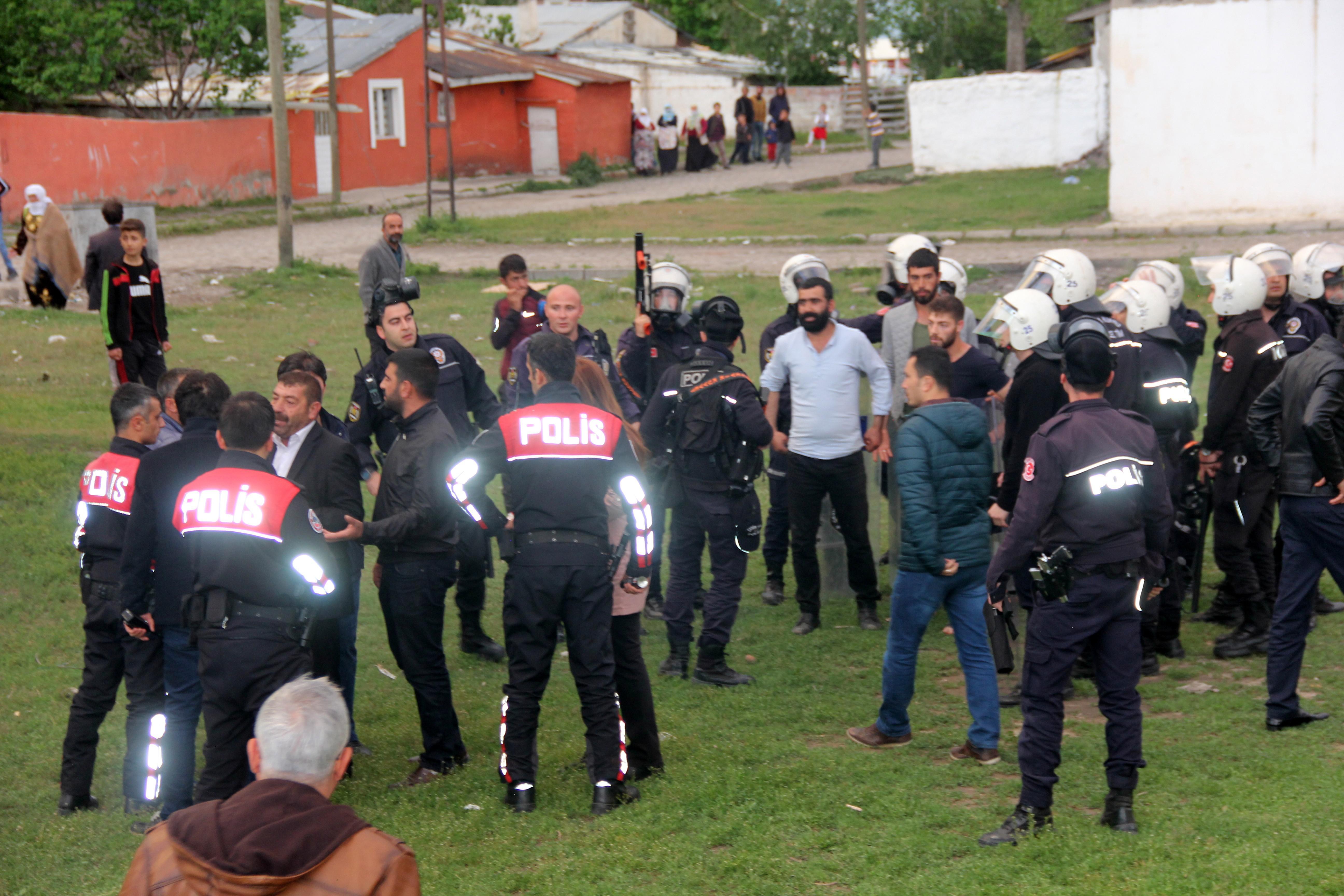 Erzurumda silahlı kavga: 1 ölü, 2si polis 14 yaralı