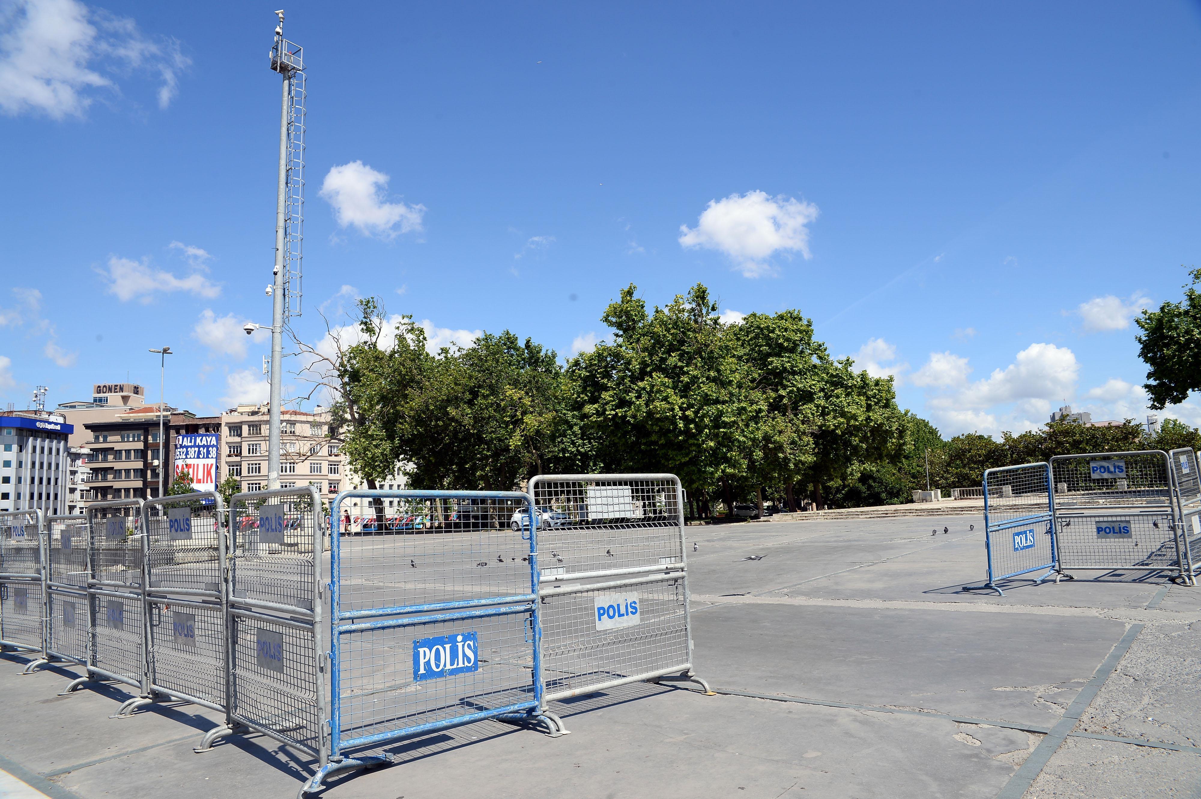 Son dakika Taksimde Gezi Parkı boşaltıldı, yollar kapatıldı