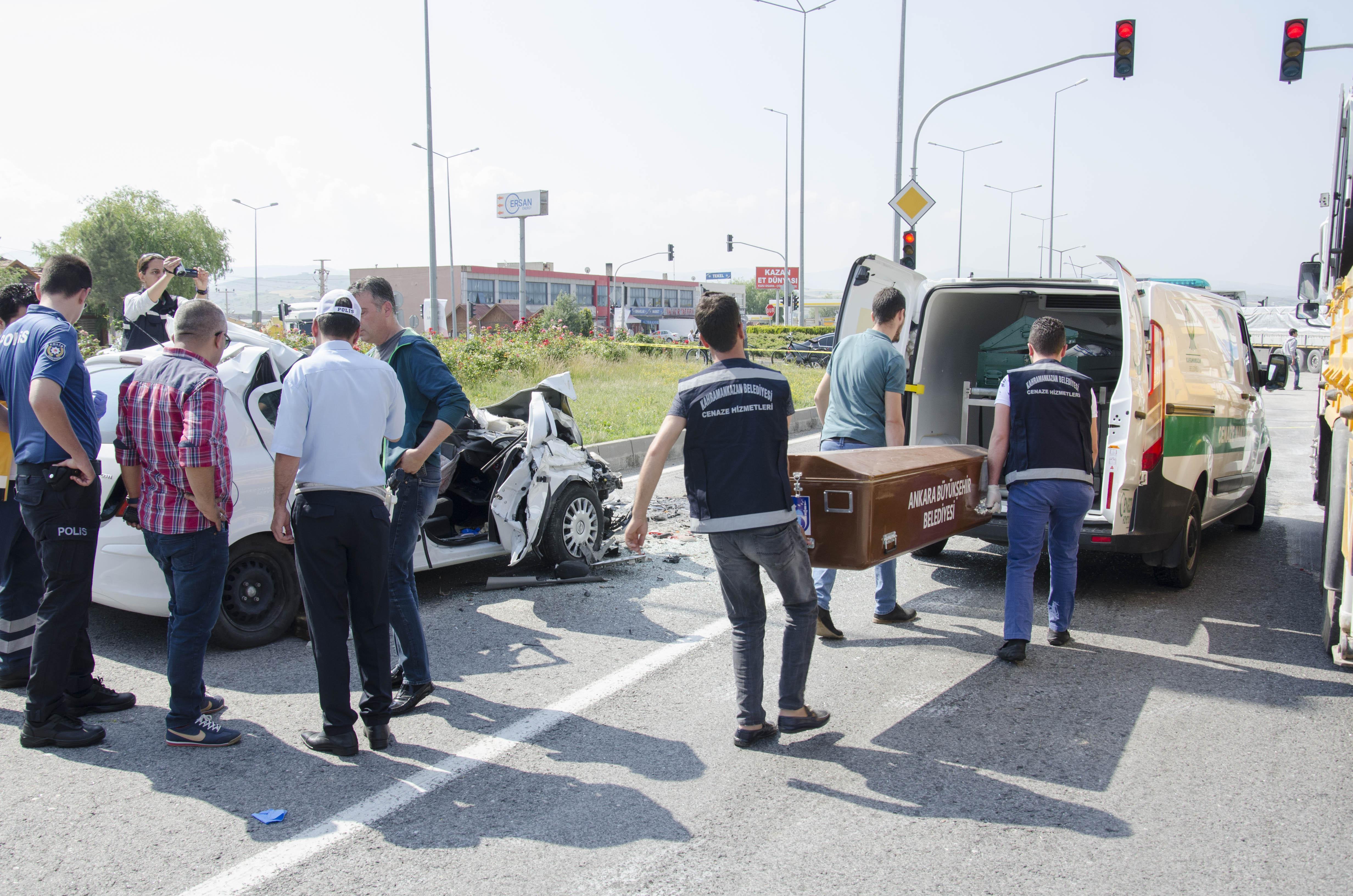 Ankara’daki kazada sürücü ve annesi öldü, 2 kızı ağır yaralı