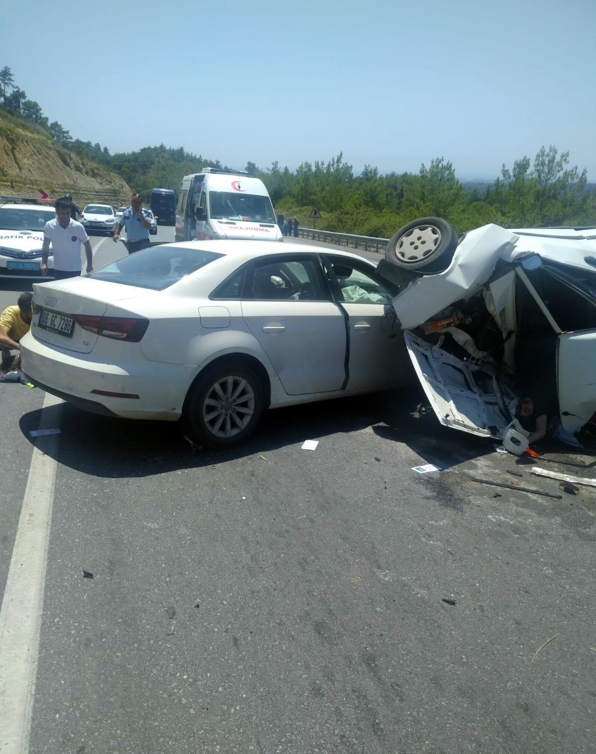 Antalyada feci kaza: 3 ölü, 4 yaralı