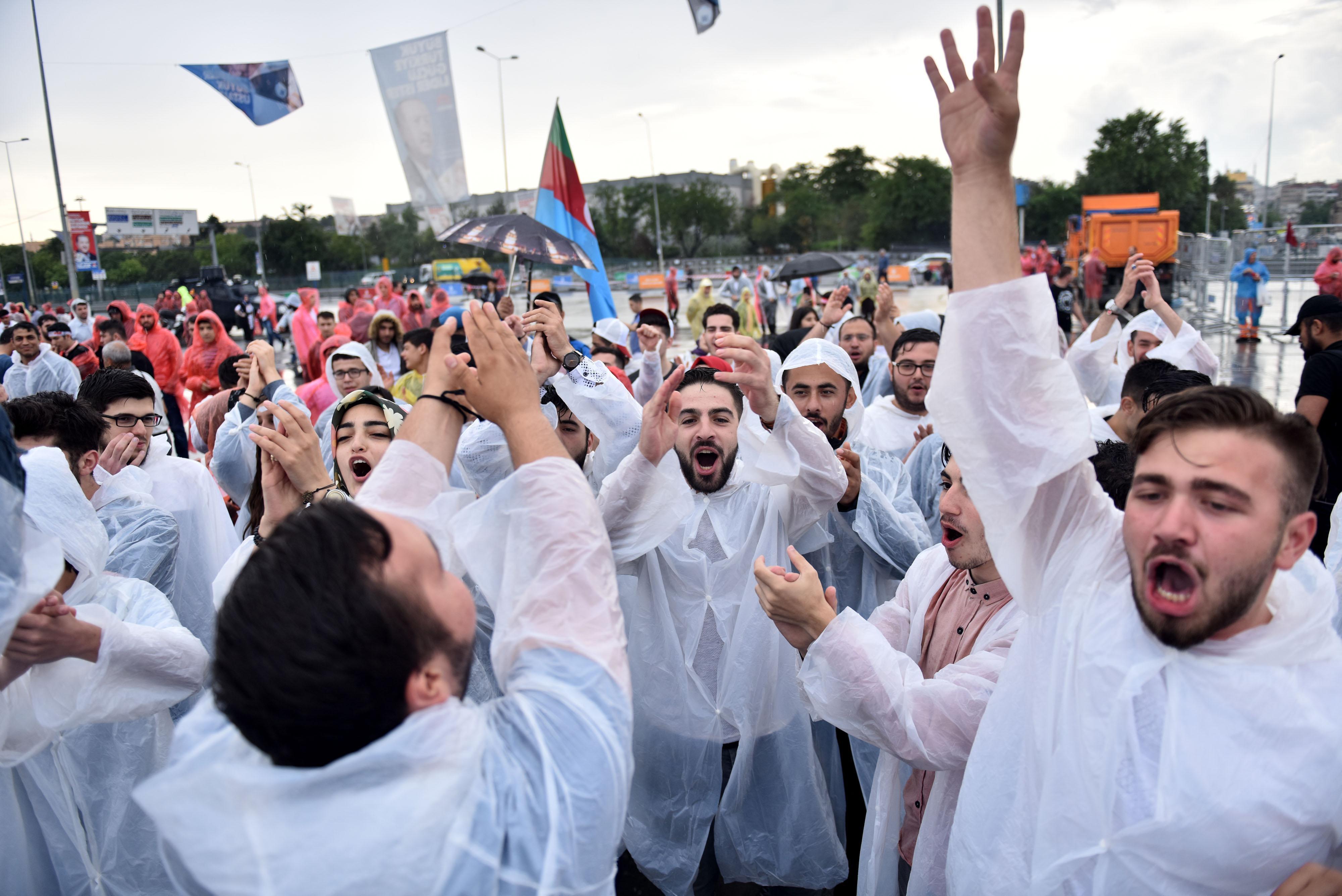 AK Partinin Büyük İstanbul Mitingi için toplanmalar başladı