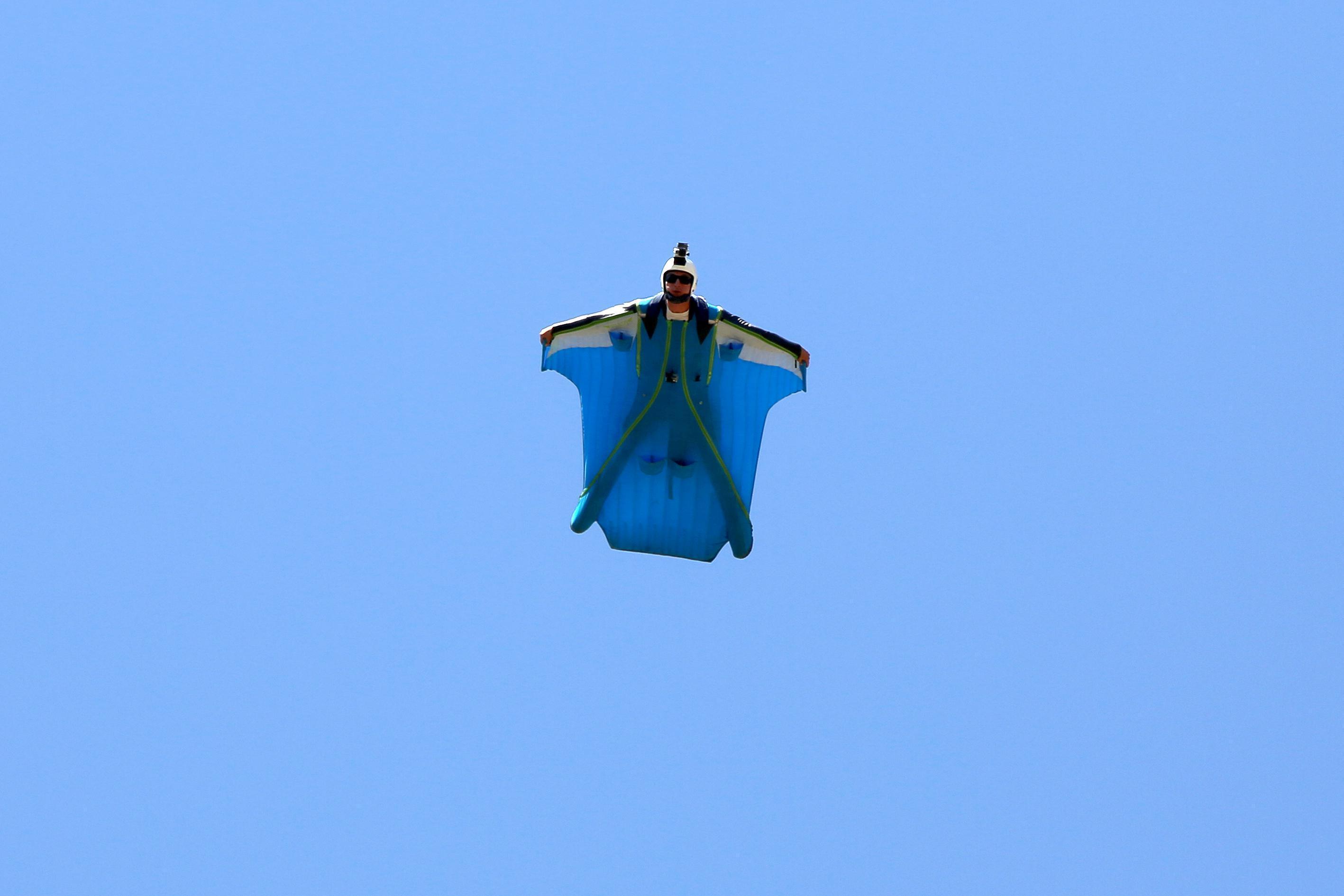 Yarasa kanatlar saatte 200 kilometre hızla atladı (Erzincan Kemaliye wingsuit exit atlayışları)
