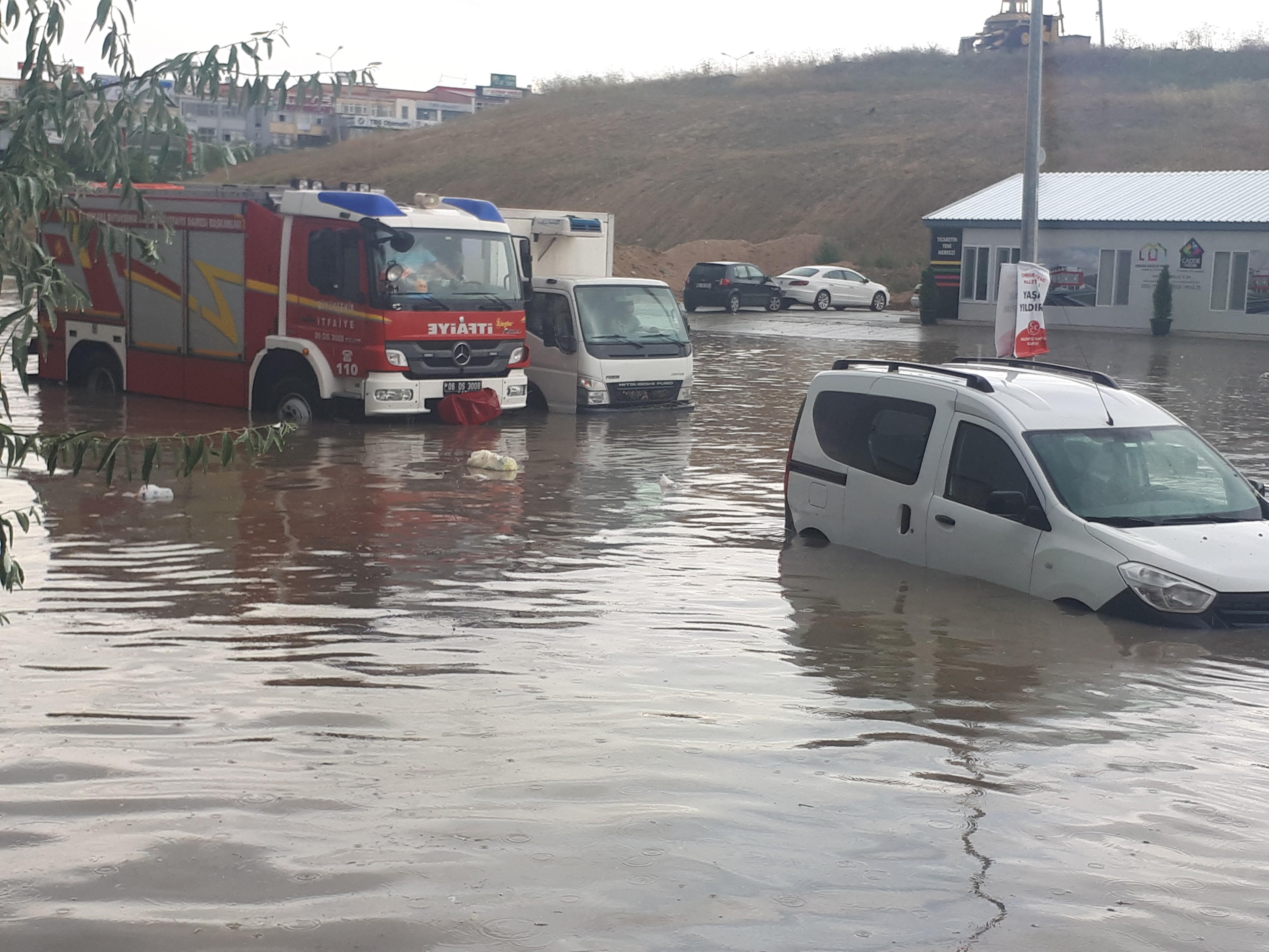 Ankarada 15 dakikalık yağmur felakete neden oldu