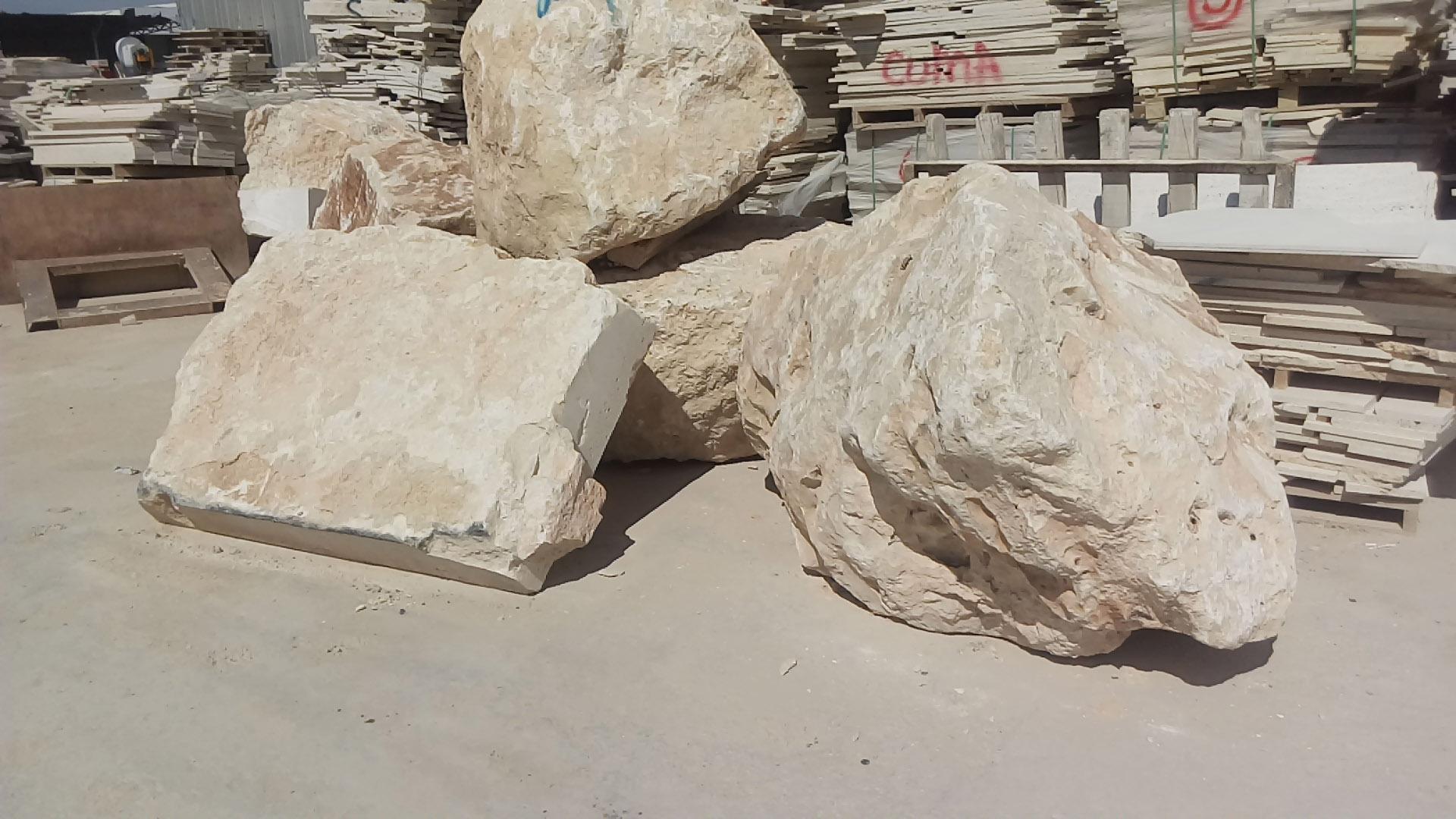 2 tonluk mermer blokun altında kalan işçi hayatını kaybetti