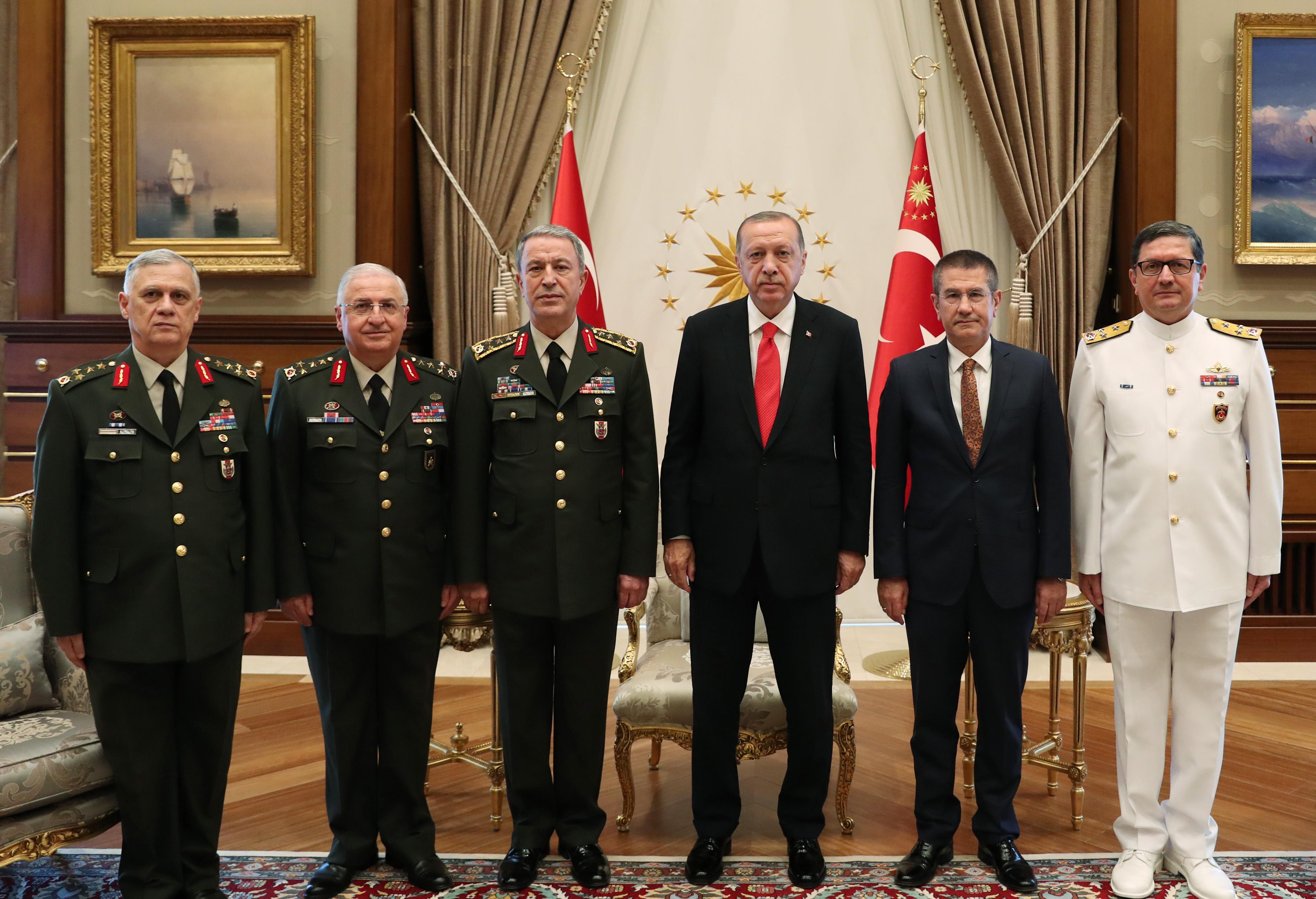 Cumhurbaşkanı Erdoğan Orgeneral Akar ve kuvvet komutanlarını kabul etti