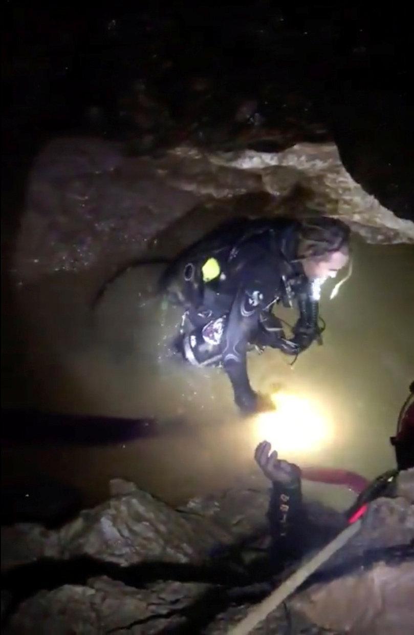 Son dakika... Taylanddaki mağaradan 4 çocuk kurtarıldı