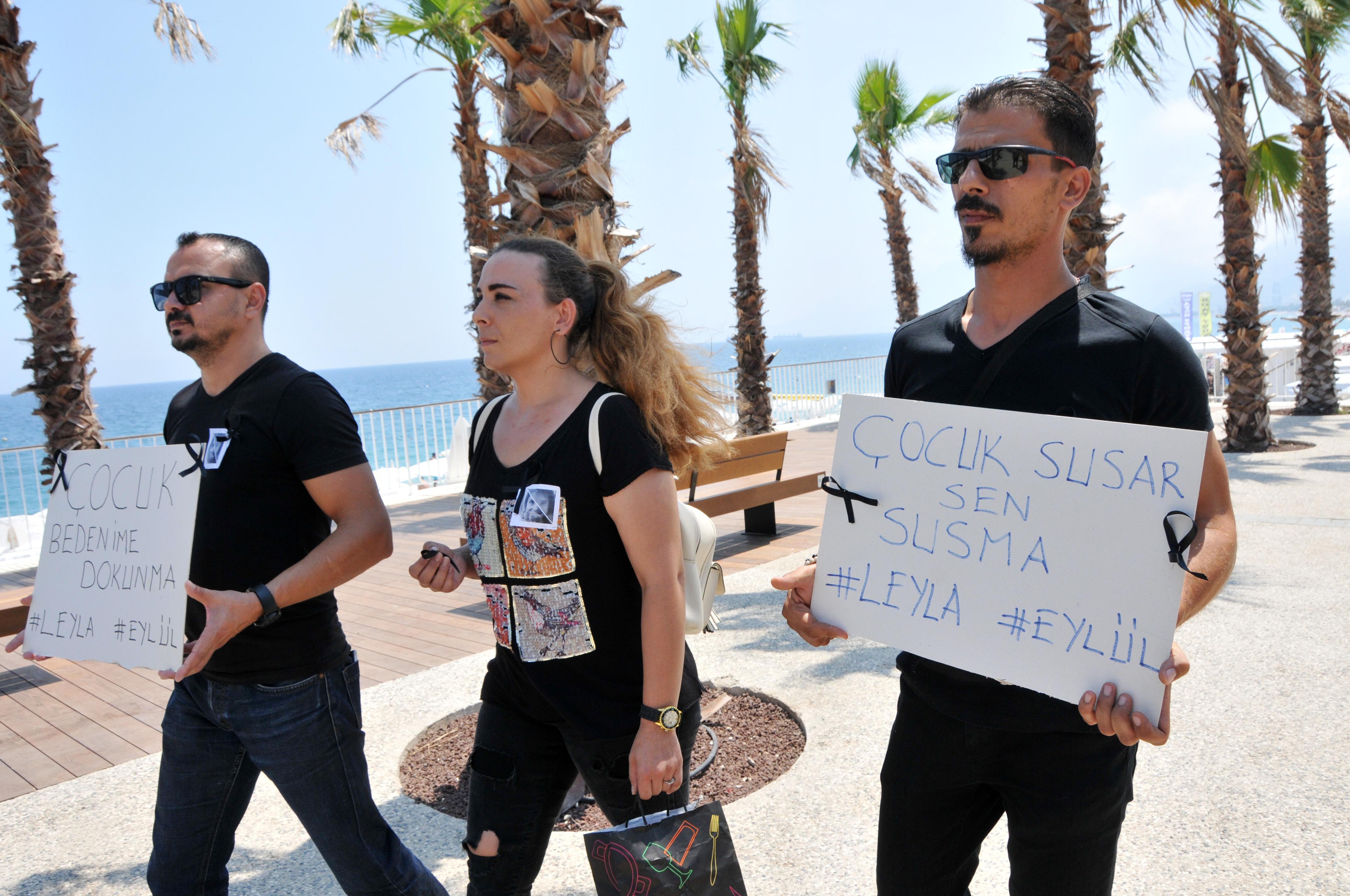 Antalyada cinsel taciz protestosu sırasında taciz