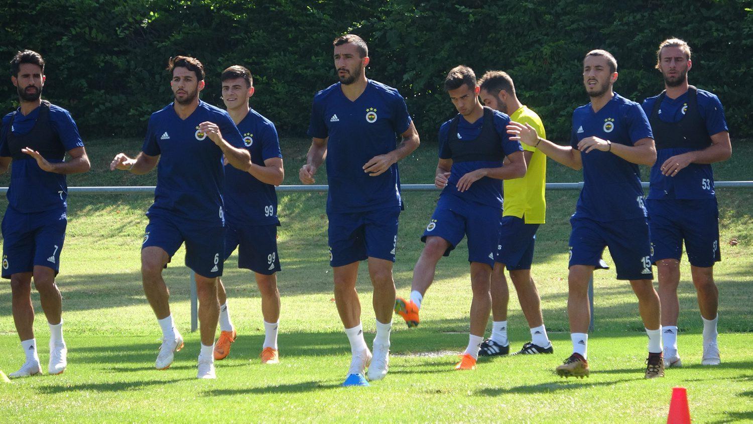 Fenerbahçede yeni transferler takımla çalıştı