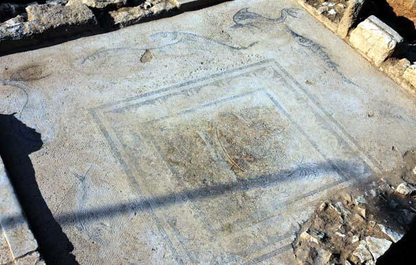 Bodrumda antik döneme ait bir balıkçı evi ve mezarı bulundu
