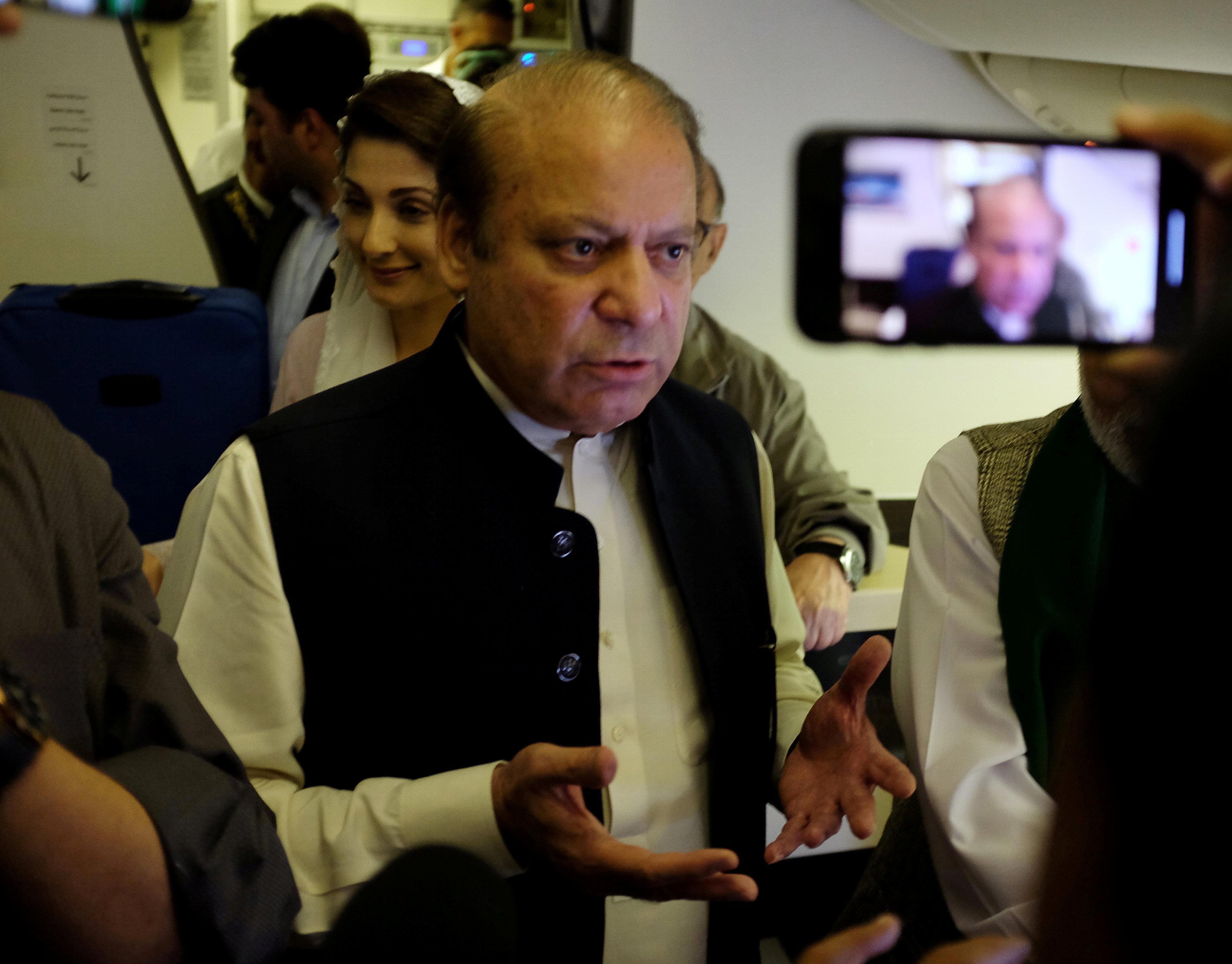 Pakistan eski Başbakanı Nawaz Sharif ve kızı tutuklandı