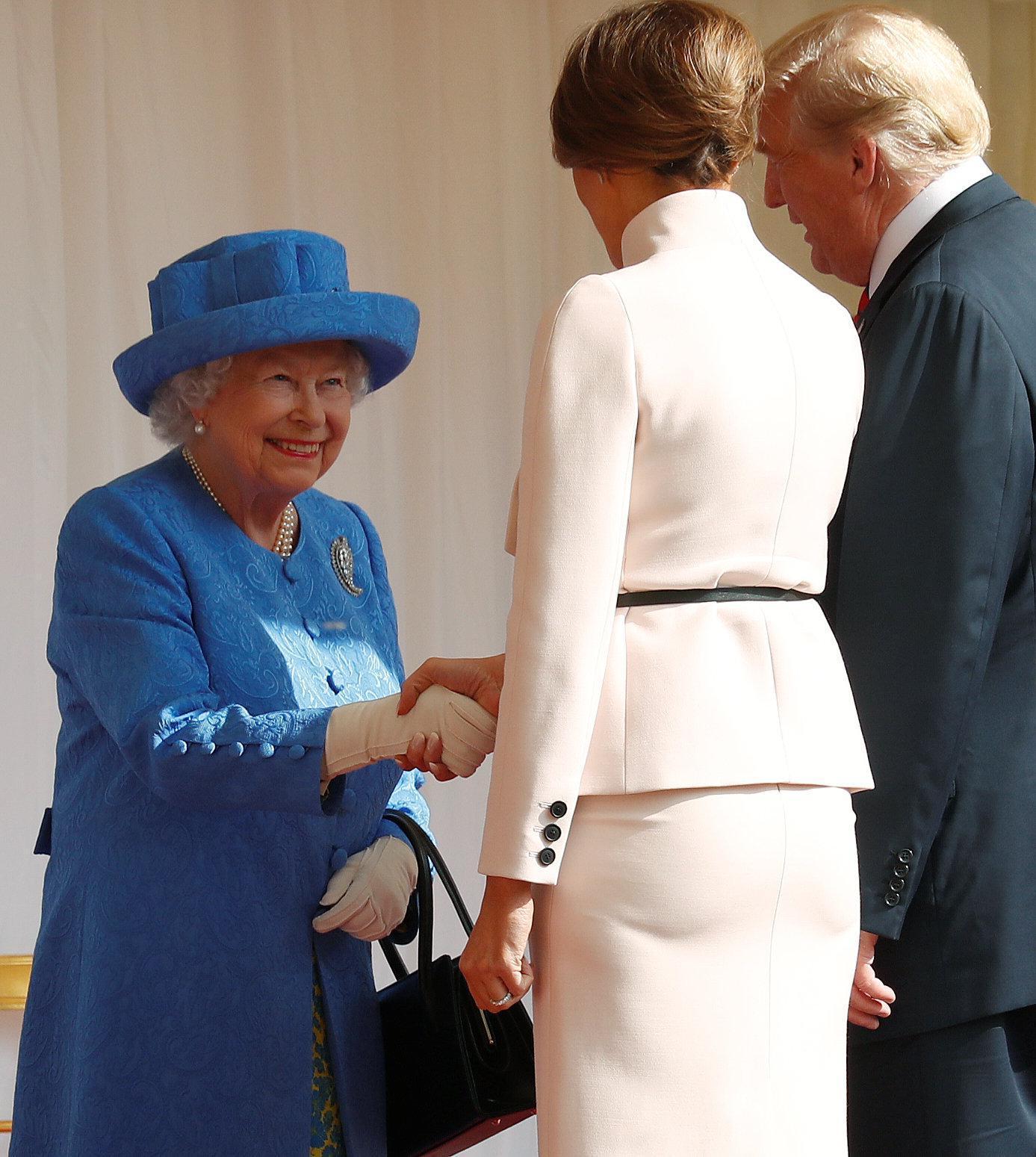 Trump Kraliçe Elizabethi öfkelendirdi