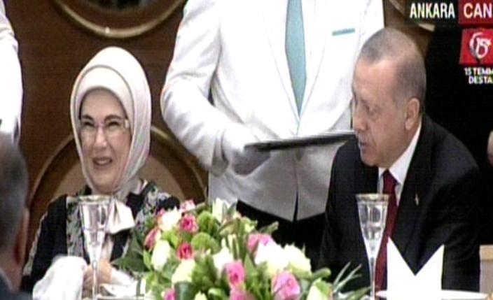 Erdoğan 15 Temmuz şehitleri için Kuran okudu