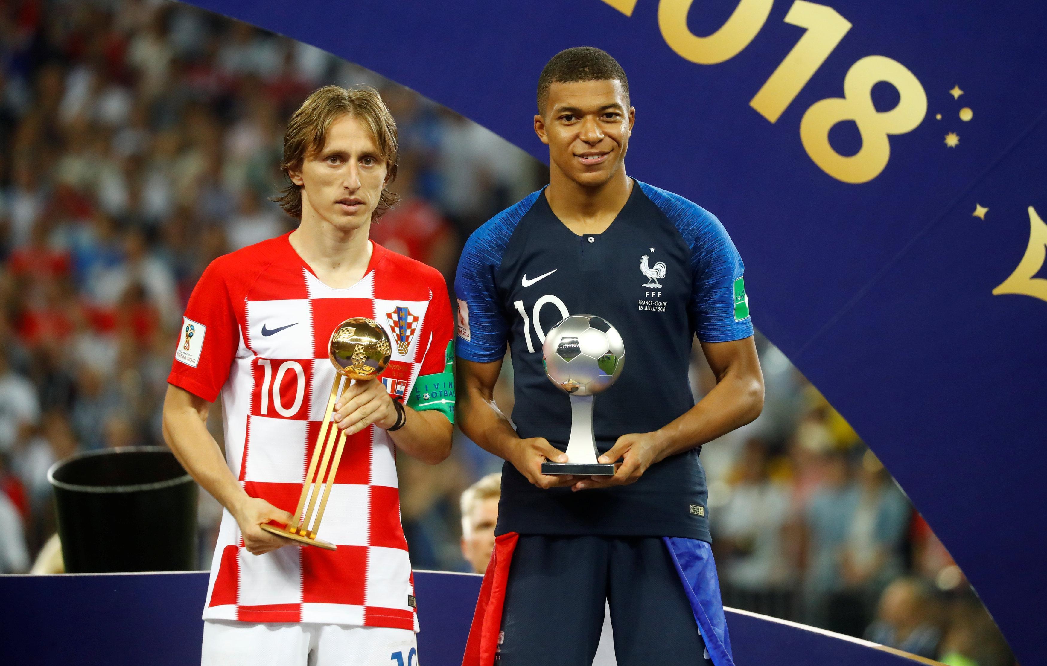 Fransa - Hırvatistan maçı özeti (Dünya Kupasında şampiyon Fransa)