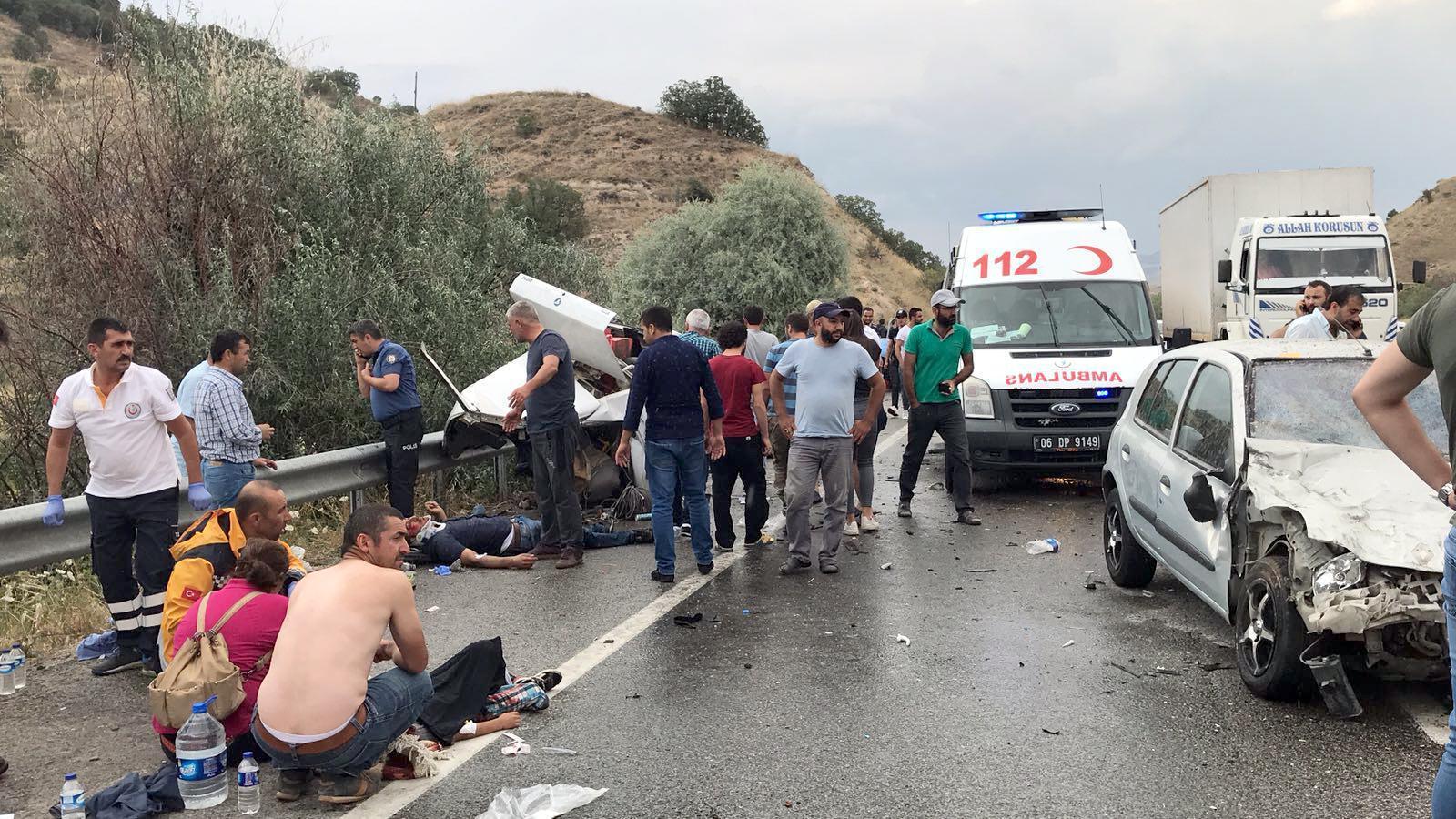 Ankara feci kaza: 3 ölü, 6 yaralı