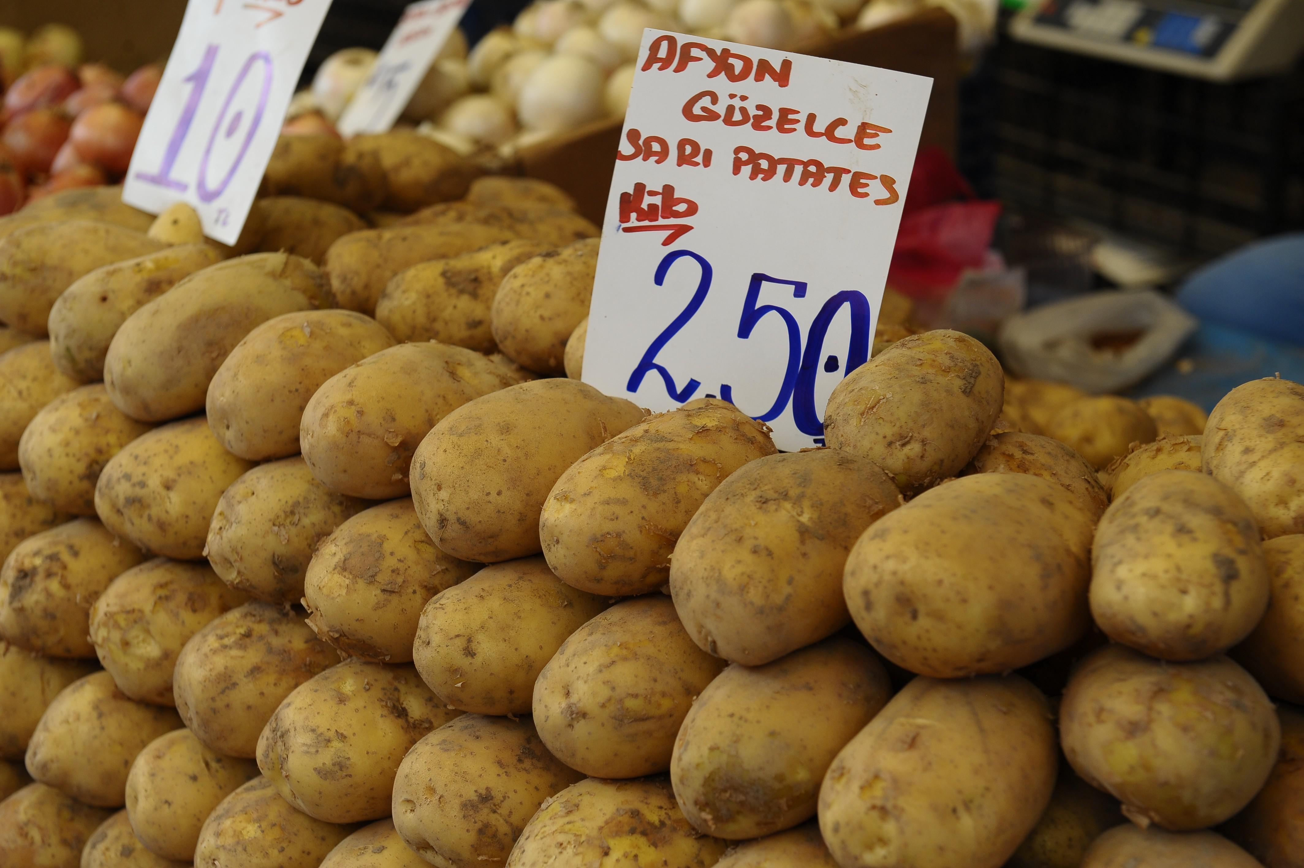 Domates, soğan ve patates fiyatları düştü