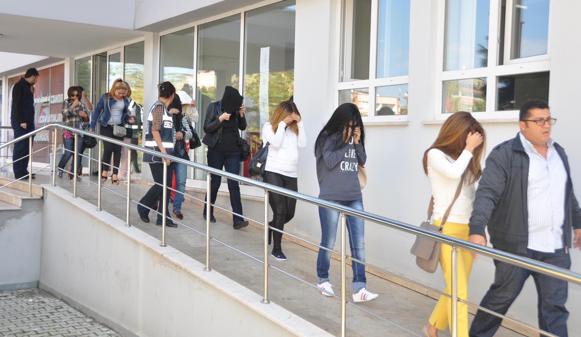 Trabzon’da fuhuş operasyonu: 15 kadın gözaltına alındı