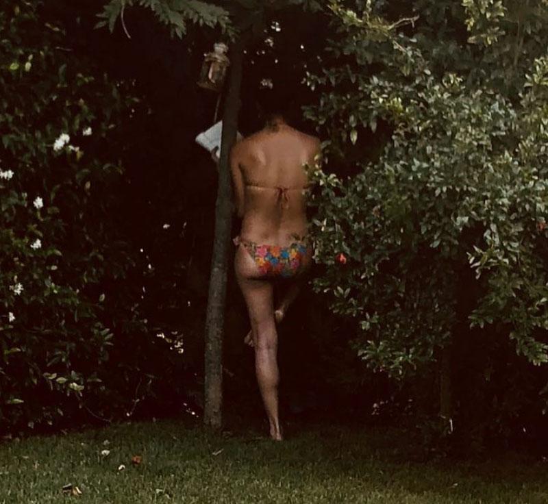 Uzun süre görünmeyen oyuncu Nehir Erdoğan, bikinisiyle ortaya çıktı