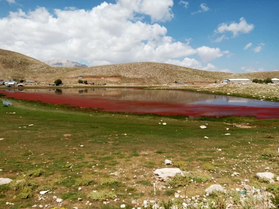 Kanlı Aydan sonra göl kırmızıya döndü iddiası