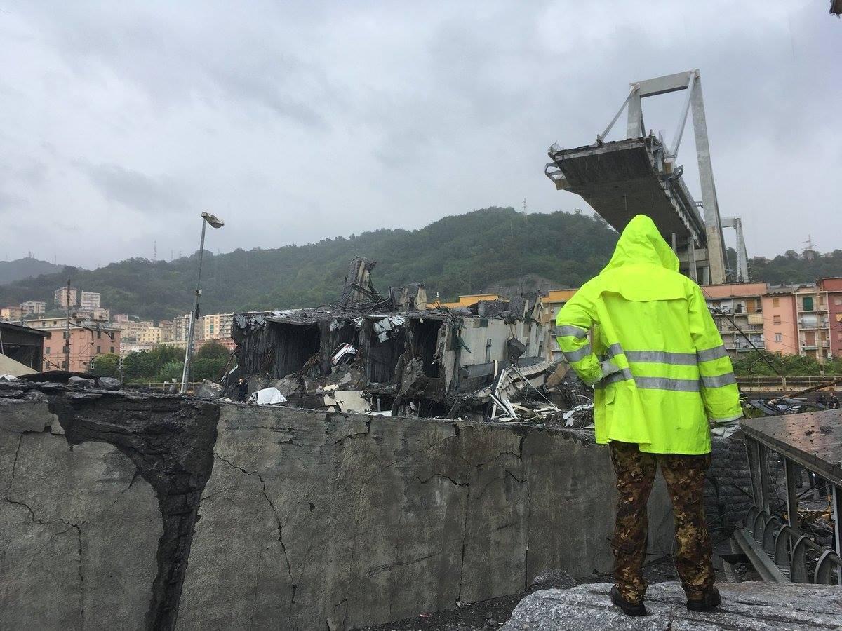 İtalyada köprü çöktü Ölü ve yaralılar var
