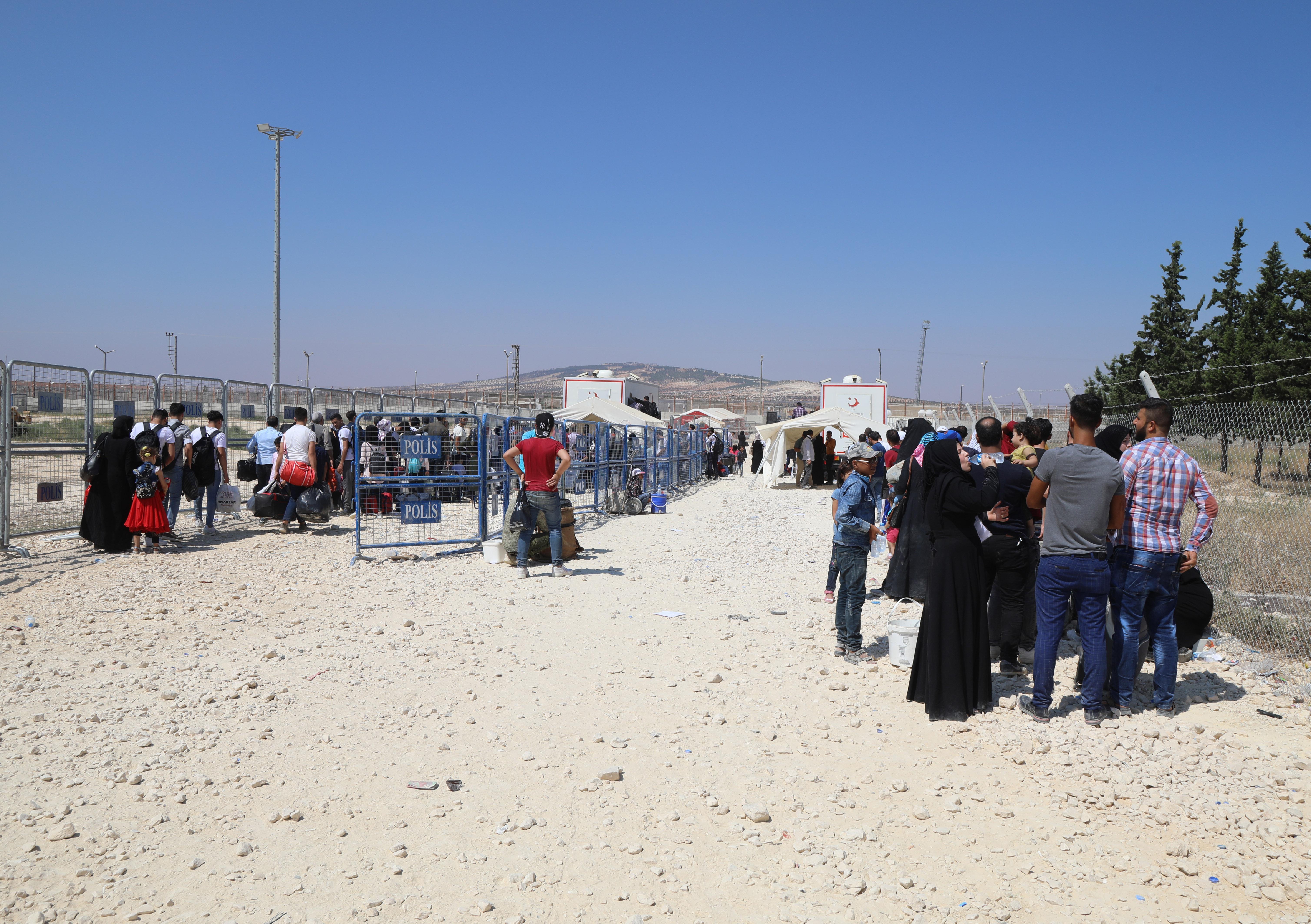 35 bin 840 Suriyeli bayram tatili için ülkesine döndü