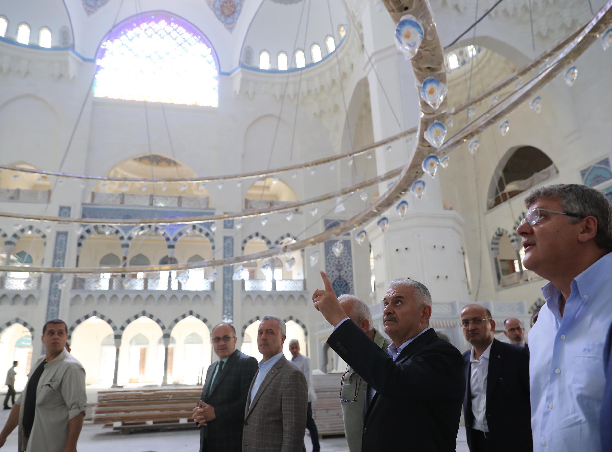 TBMM Başkanı Yıldırım İstanbulda Çamlıca Camisinde inceleme yaptı