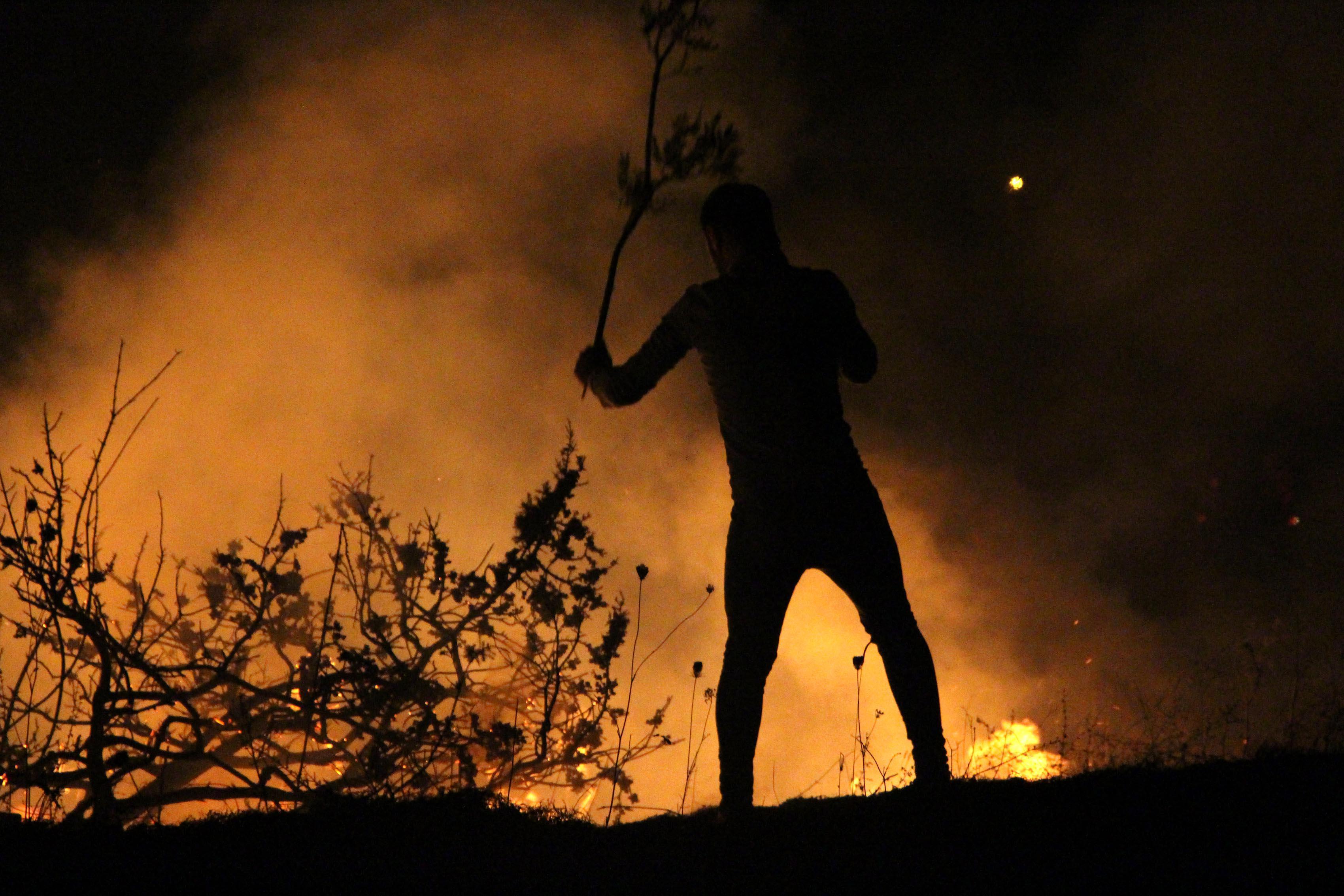 Trabzonda örtü yangını: 4 saatte söndürüldü