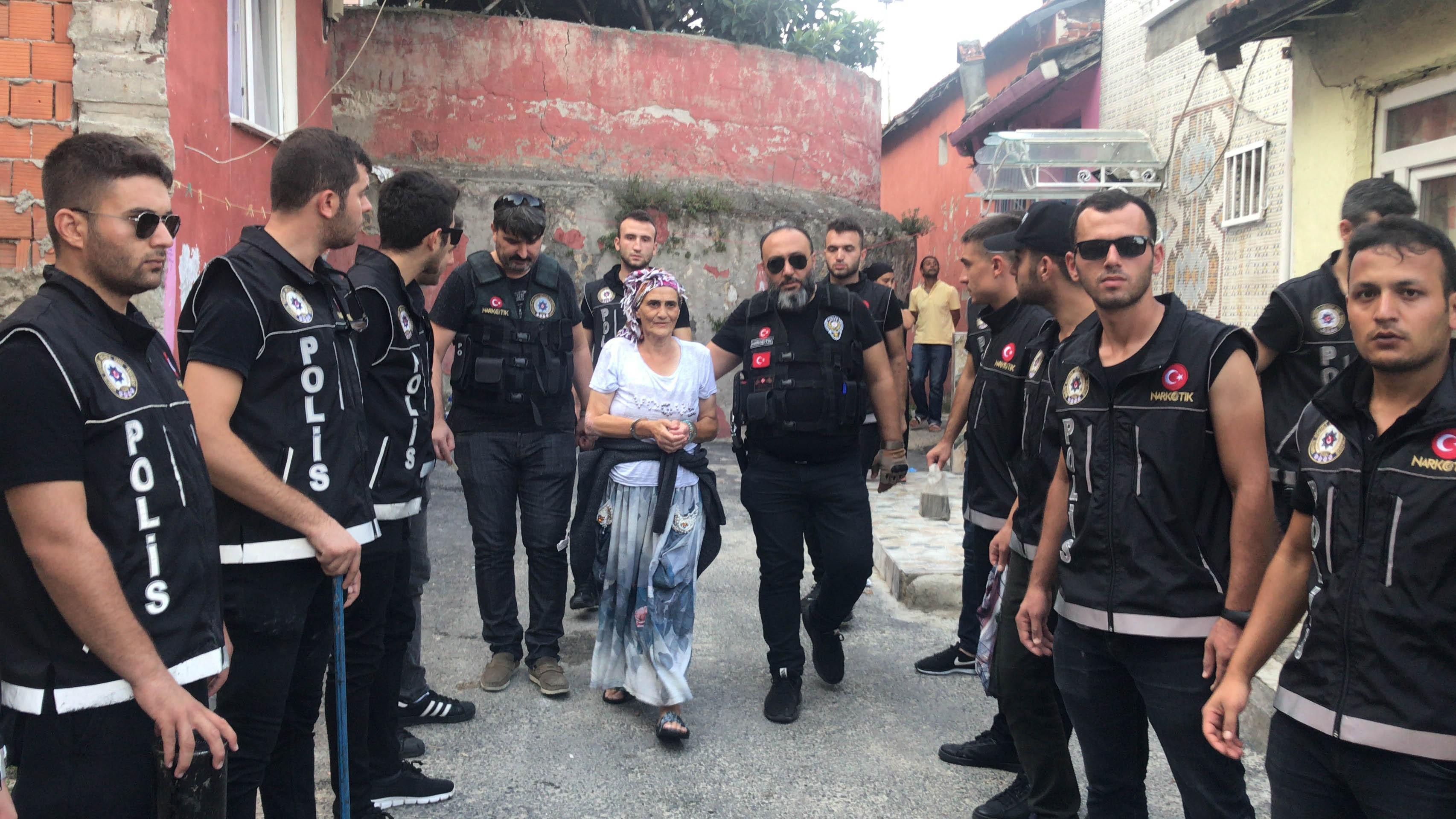 Cezaevi firarisi 57 yaşındaki kadın İstanbul Beyoğlunda yakalandı