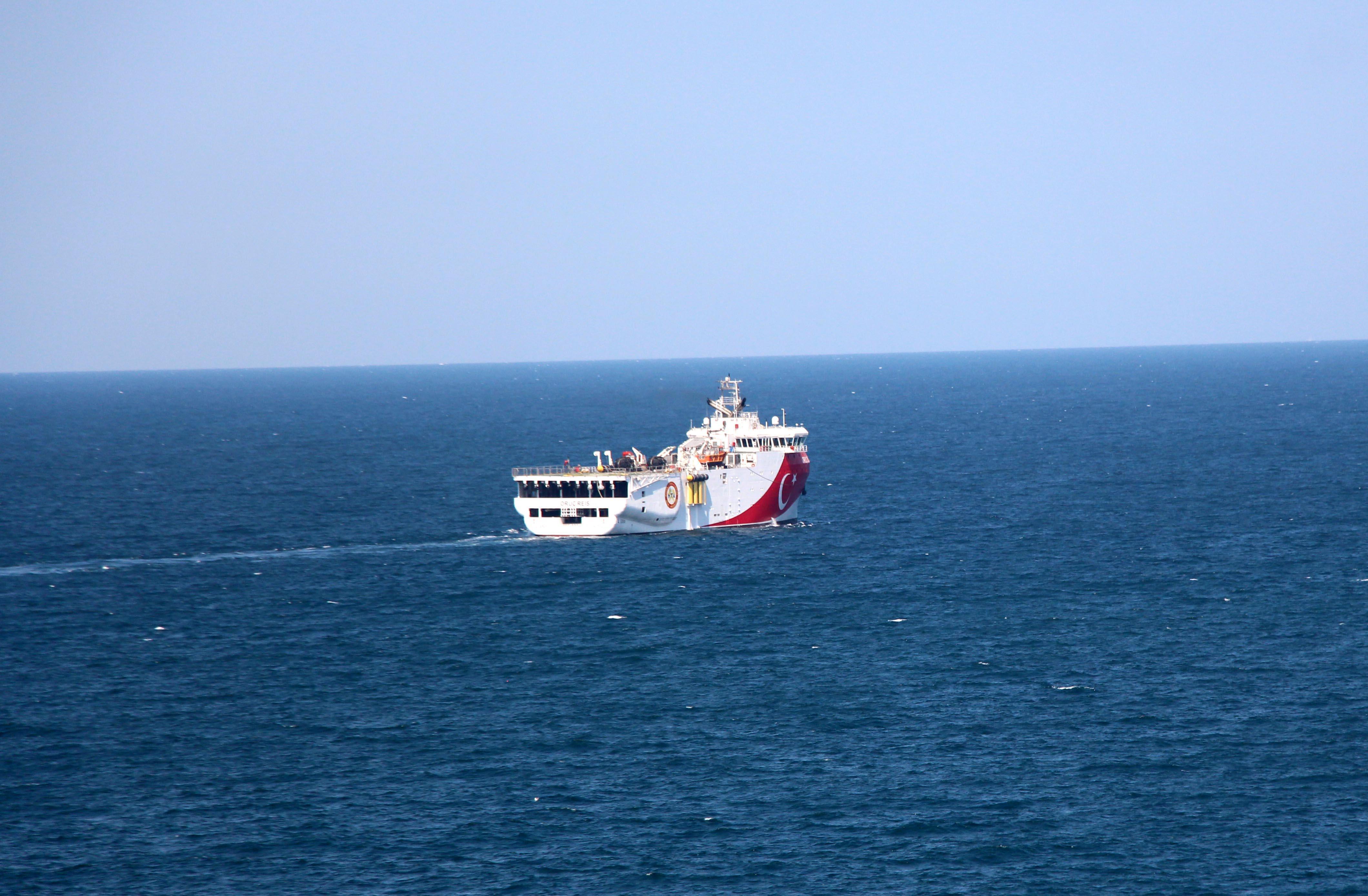 Karadenizde bir ilk Milli sismik araştırma gemisi Oruç Reis denizde kömür arıyor