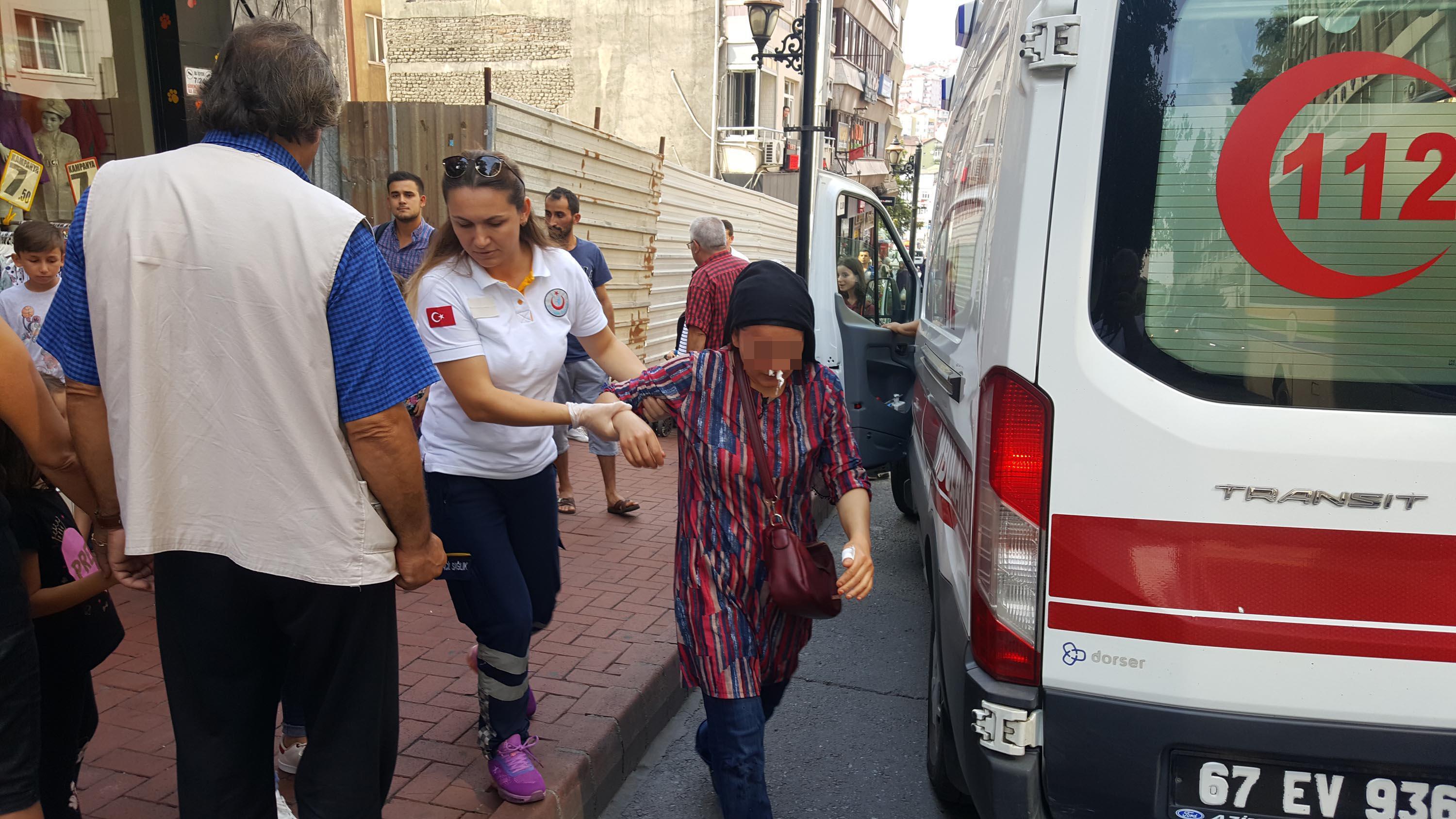 Zonguldakta iki kadın caddede kavga etti