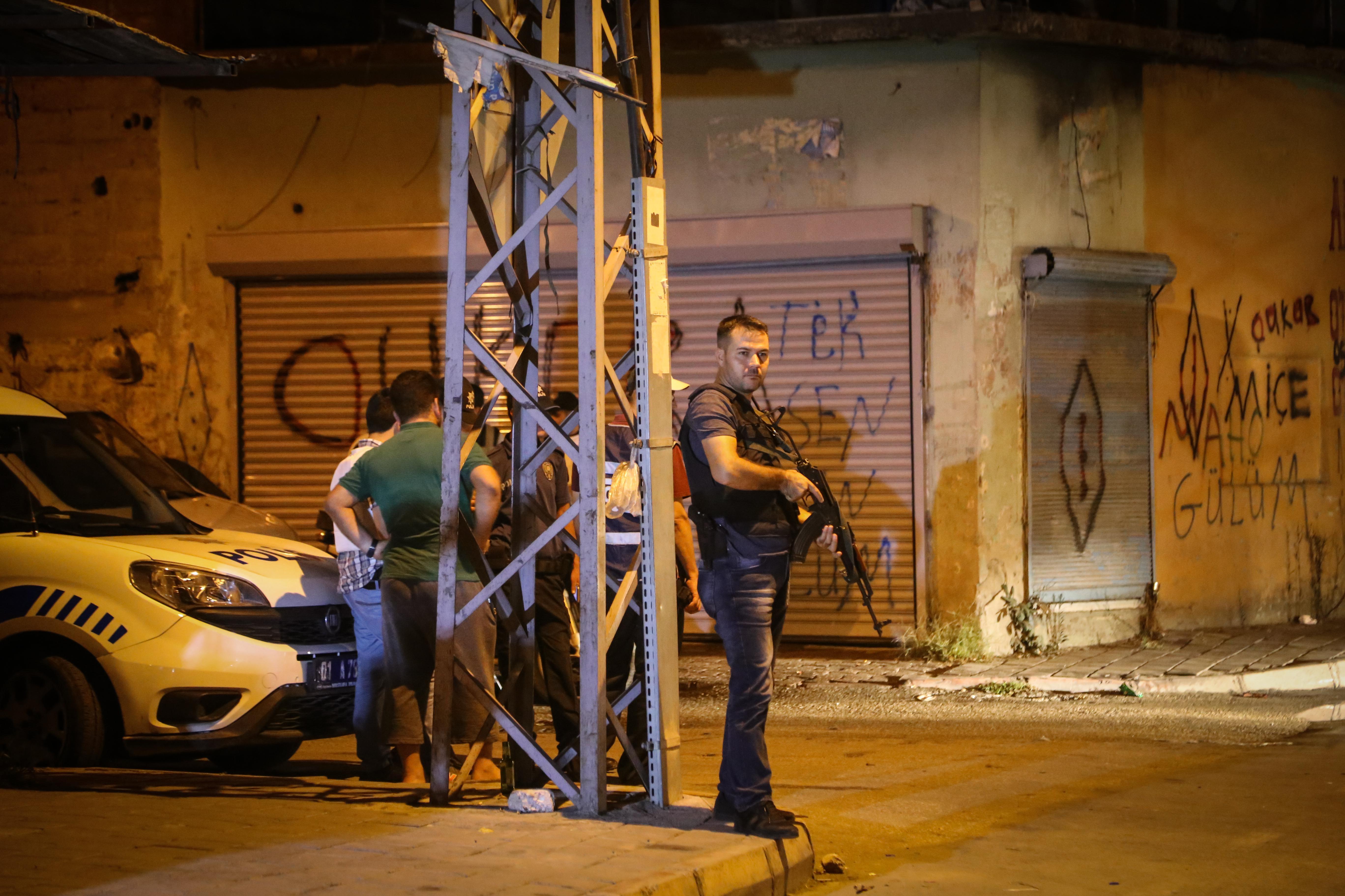 Adanada asayiş uygulamasında ele geçirildi: Kişisel olaylara müdahale aracı