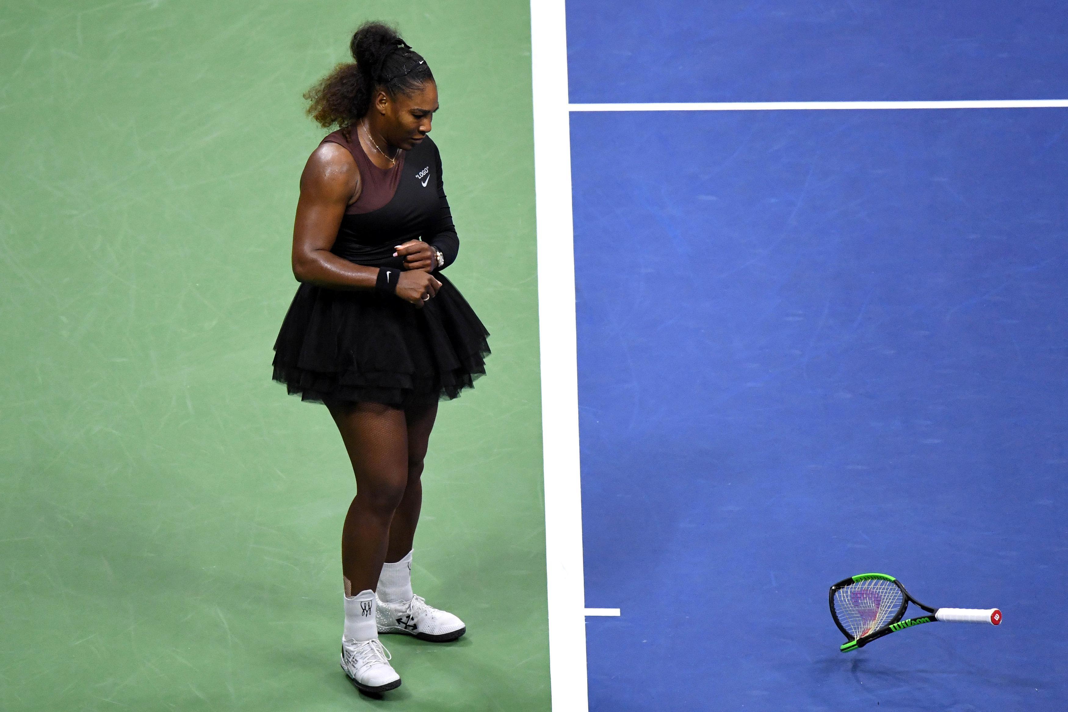 Serena Williams kortta terör estirdi