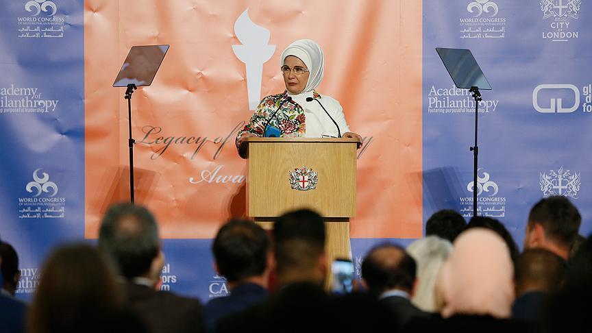 Emine Erdoğana İnsani Hizmet Takdir Ödülü verildi
