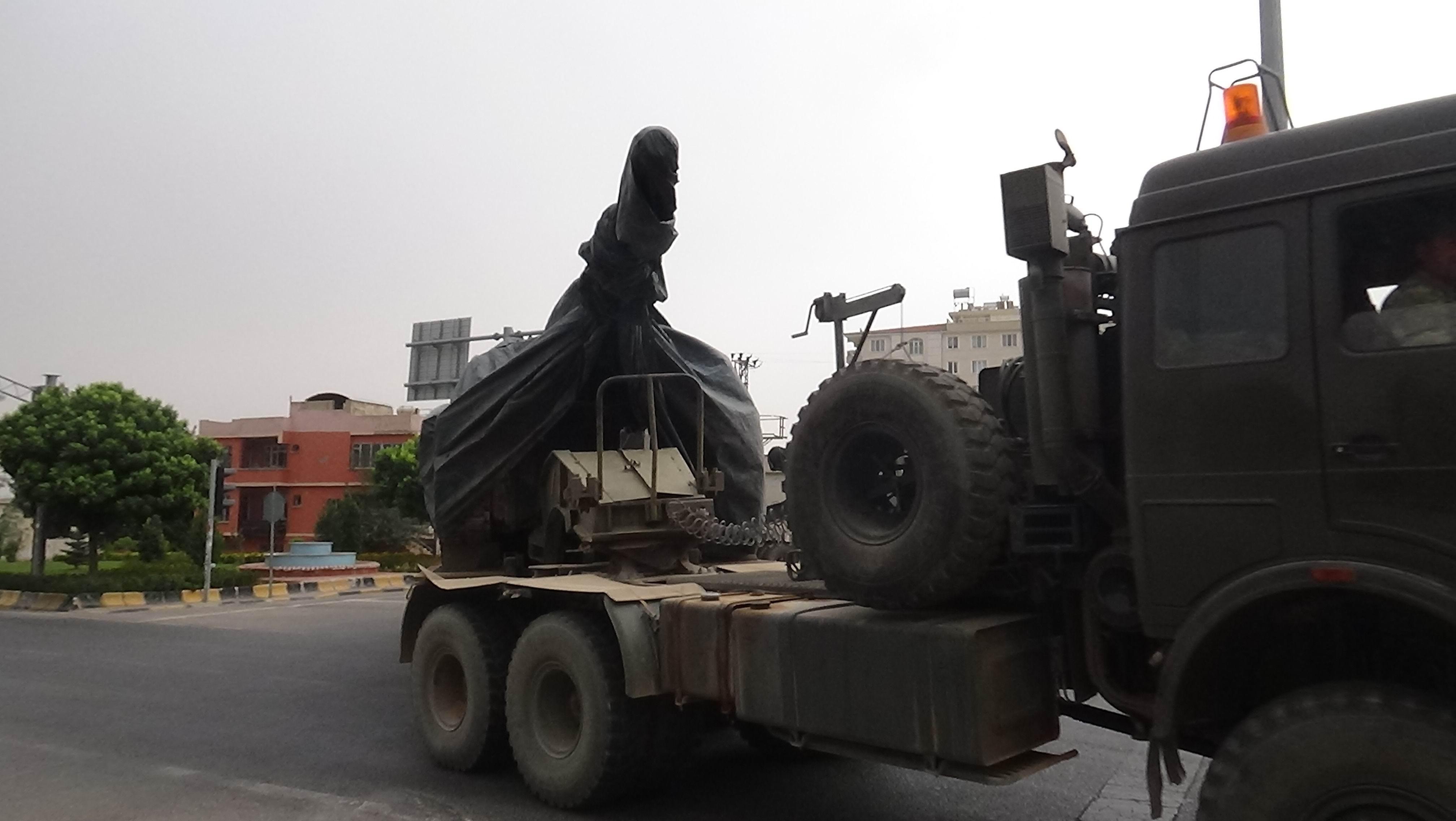 İdlib sınırına Fırtına obüs topları sevk edildi