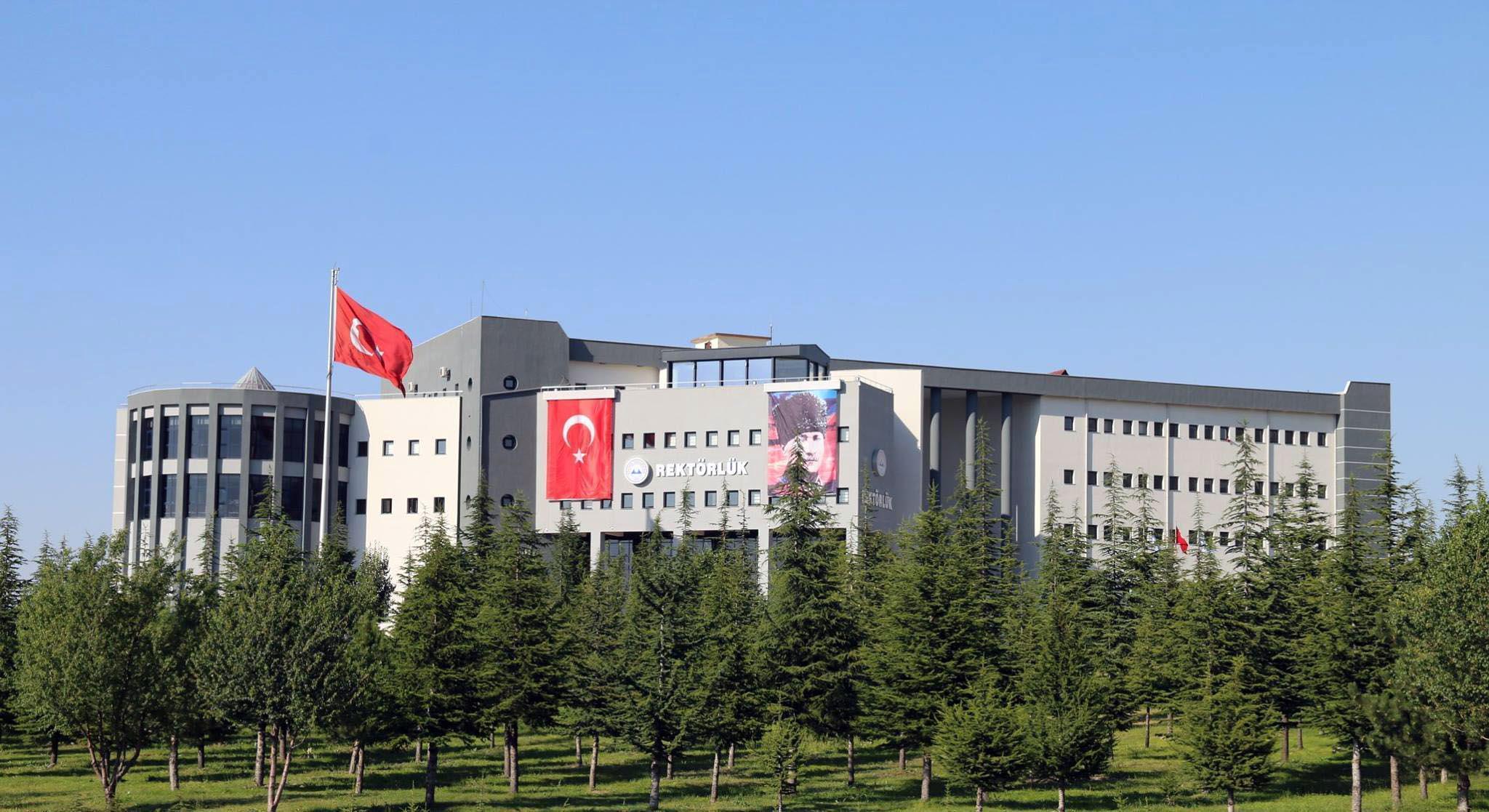 Erciyes Üniversitesine canlı model alımına YÖK iptali