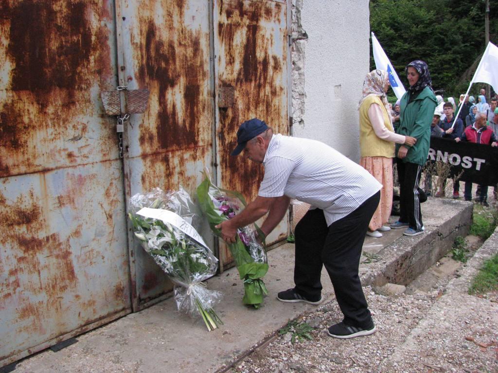 Susica toplama kampı kurbanları törenle anıldı