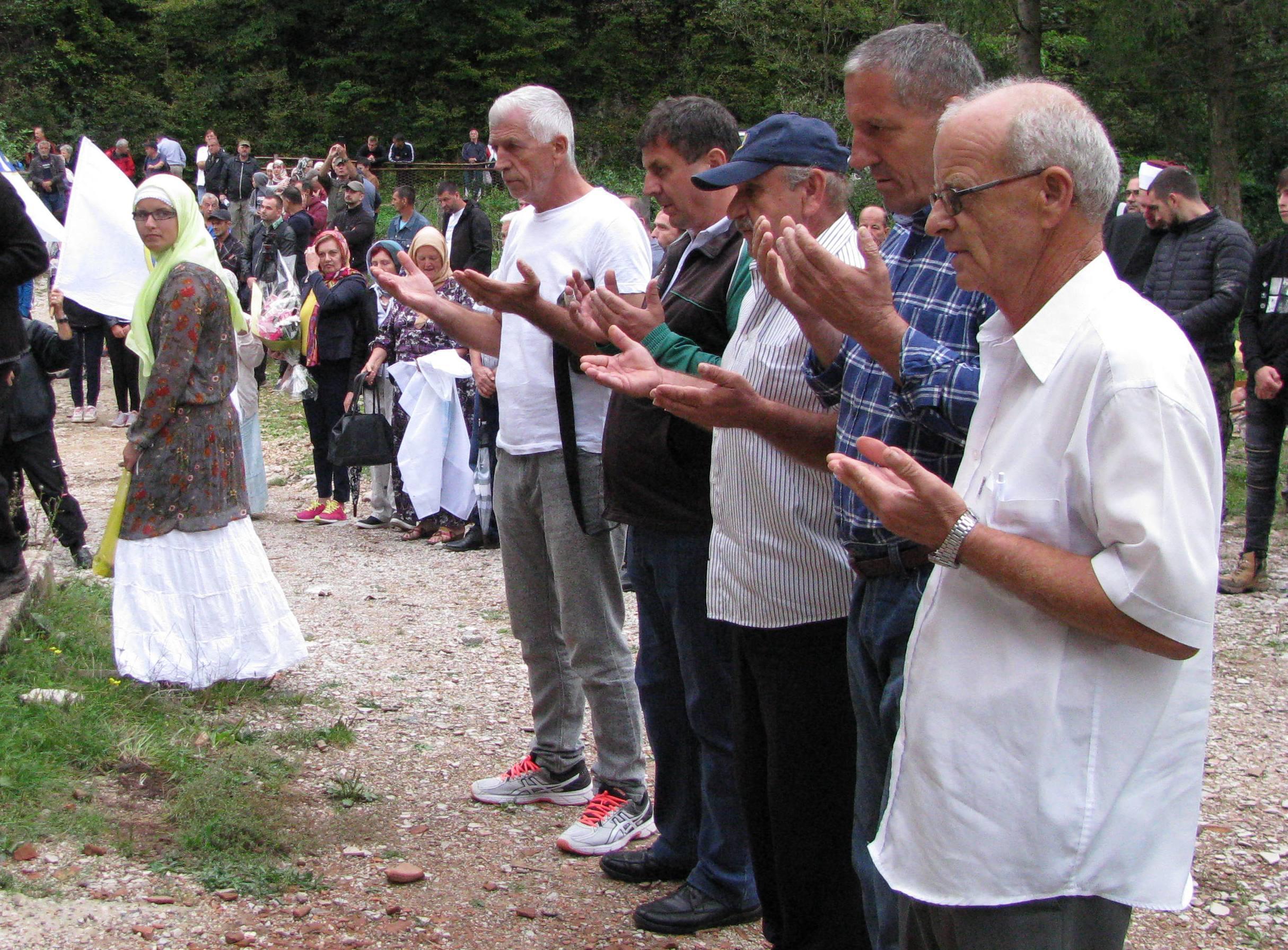 Susica toplama kampı kurbanları törenle anıldı